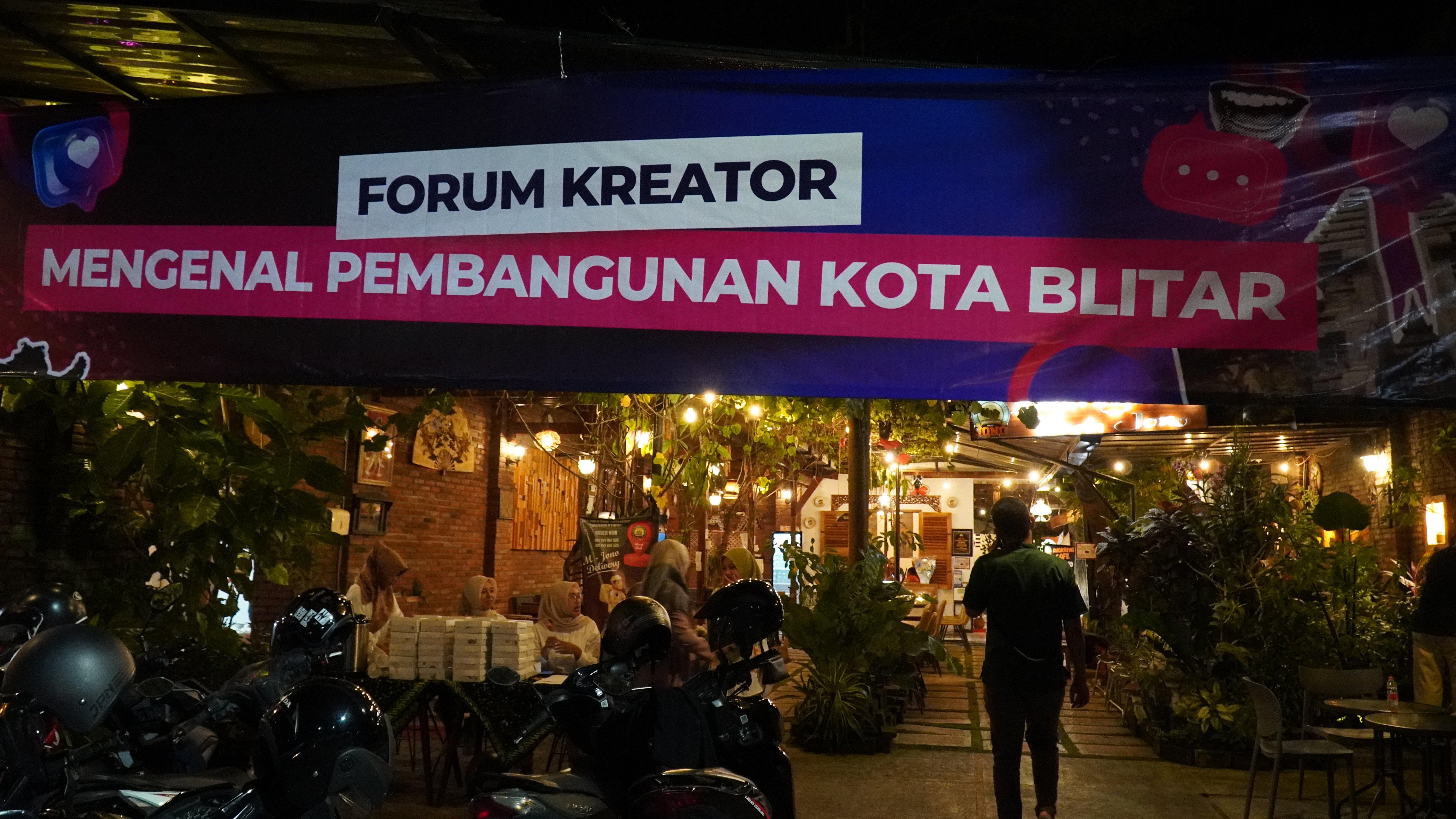 11 Desember 2025- Forum Kreator Digital  &amp;#039;&amp;#039;Mengenal Pembangunan Kota Blitar&amp;#039;&amp;#039;di Angkringan Mbah Jono