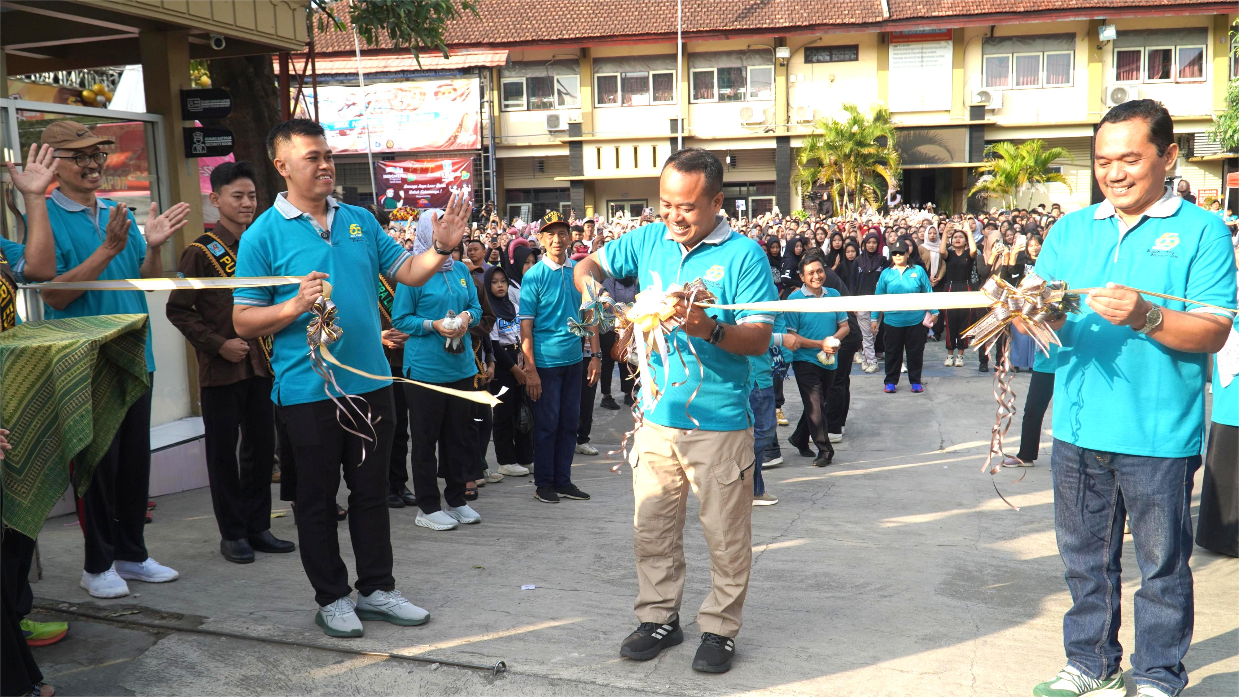 31 Juli 2025-Pemberangkatan Jalan Sehat dalam rangka Dies Natalis SMKN 2 Kota Blitar