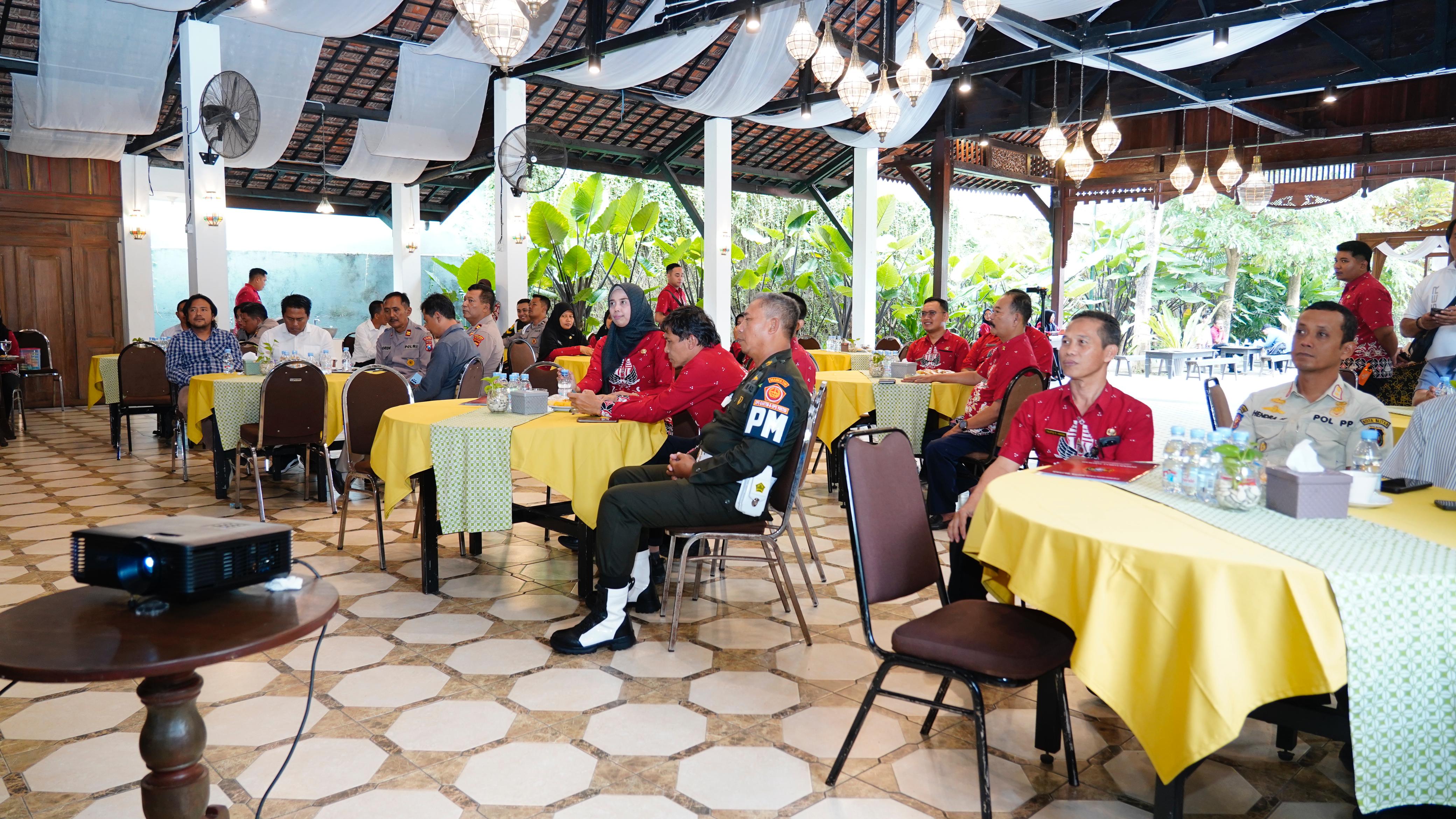 31 Juli 2025-Rapat Evaluasi Unit Pemberantasan PUNGLI Kota Blitar