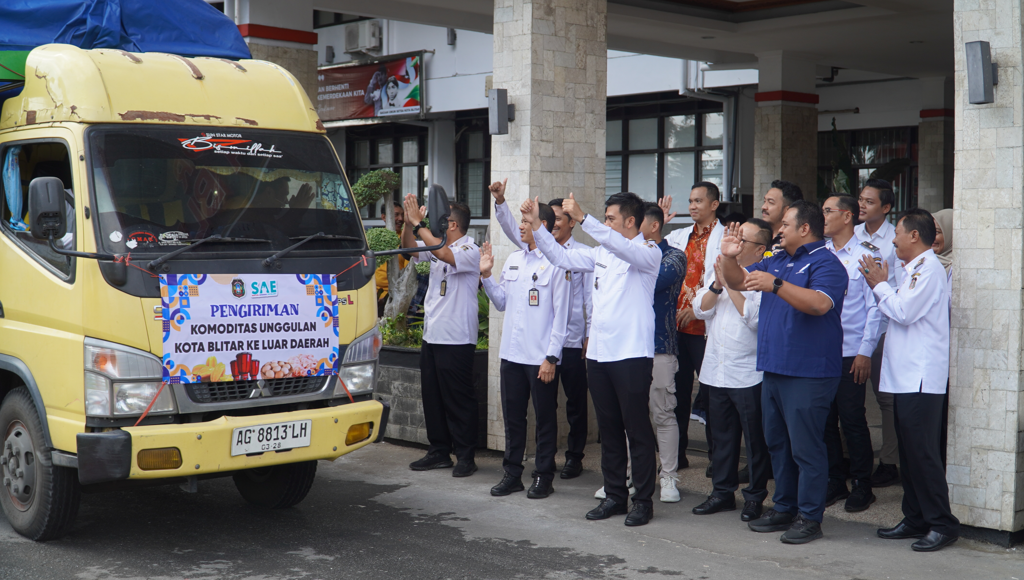 15 Oktober 2025- Pemberangkatan Produk Komoditas Unggulan Kota Blitar Keluar Daerah