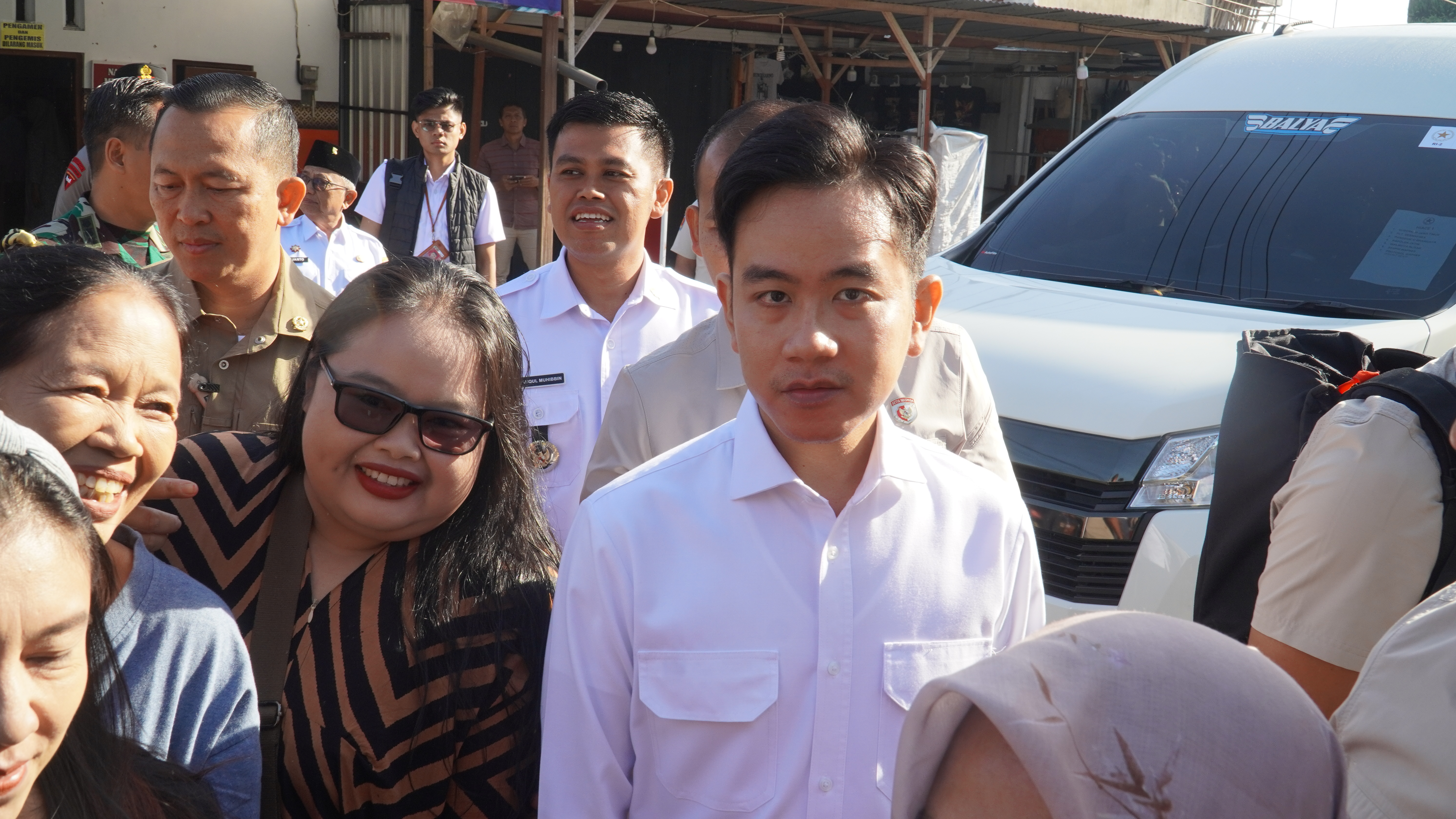 18 Juni 2025 - Sarapan Pagi bersama Wakil Presiden RI di Pecel Mbok Bari 6