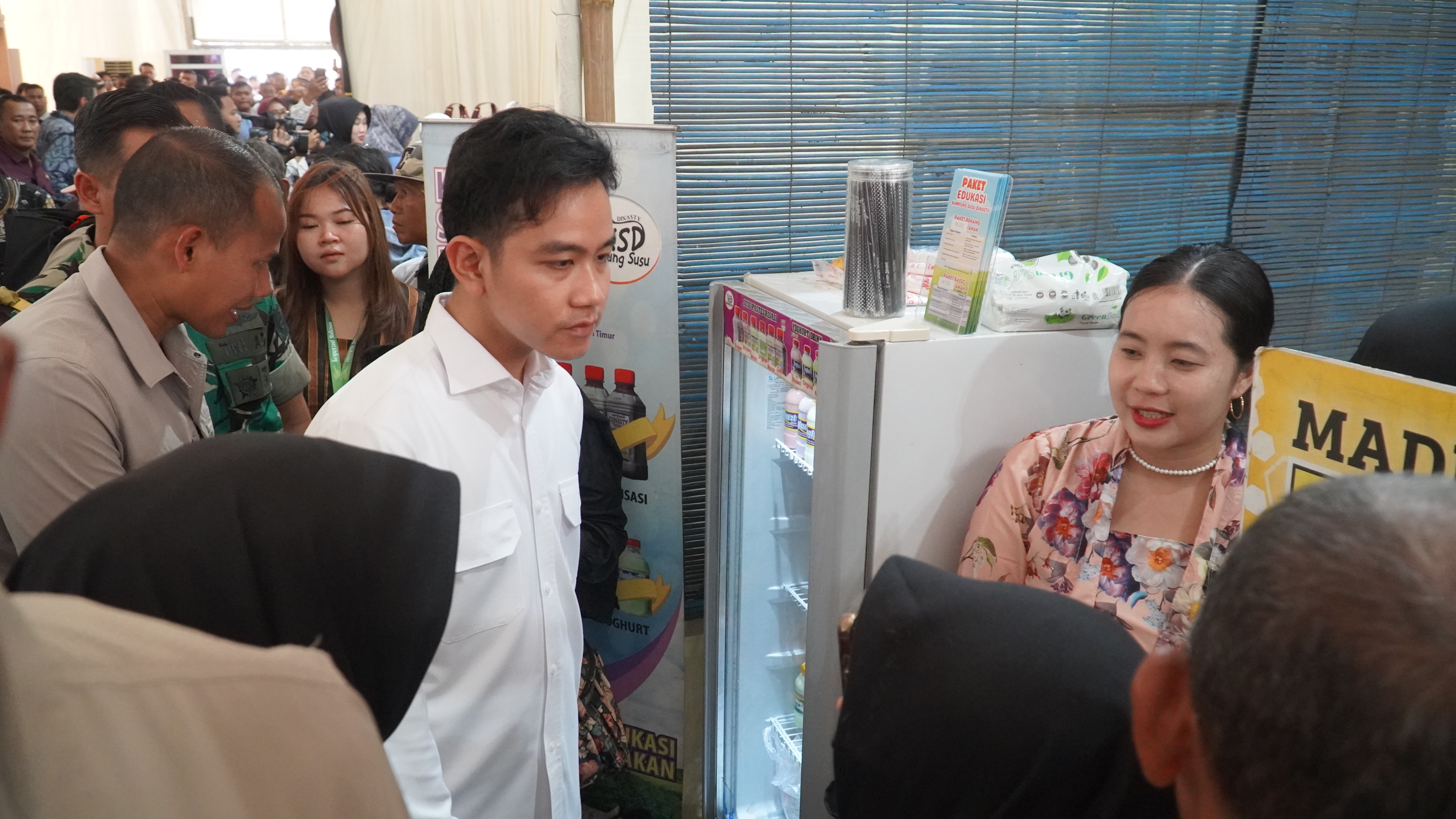 18 Juni 2025 - Wapres RI Mengunjungi Stand Bazar Blitar Djadoel 2025