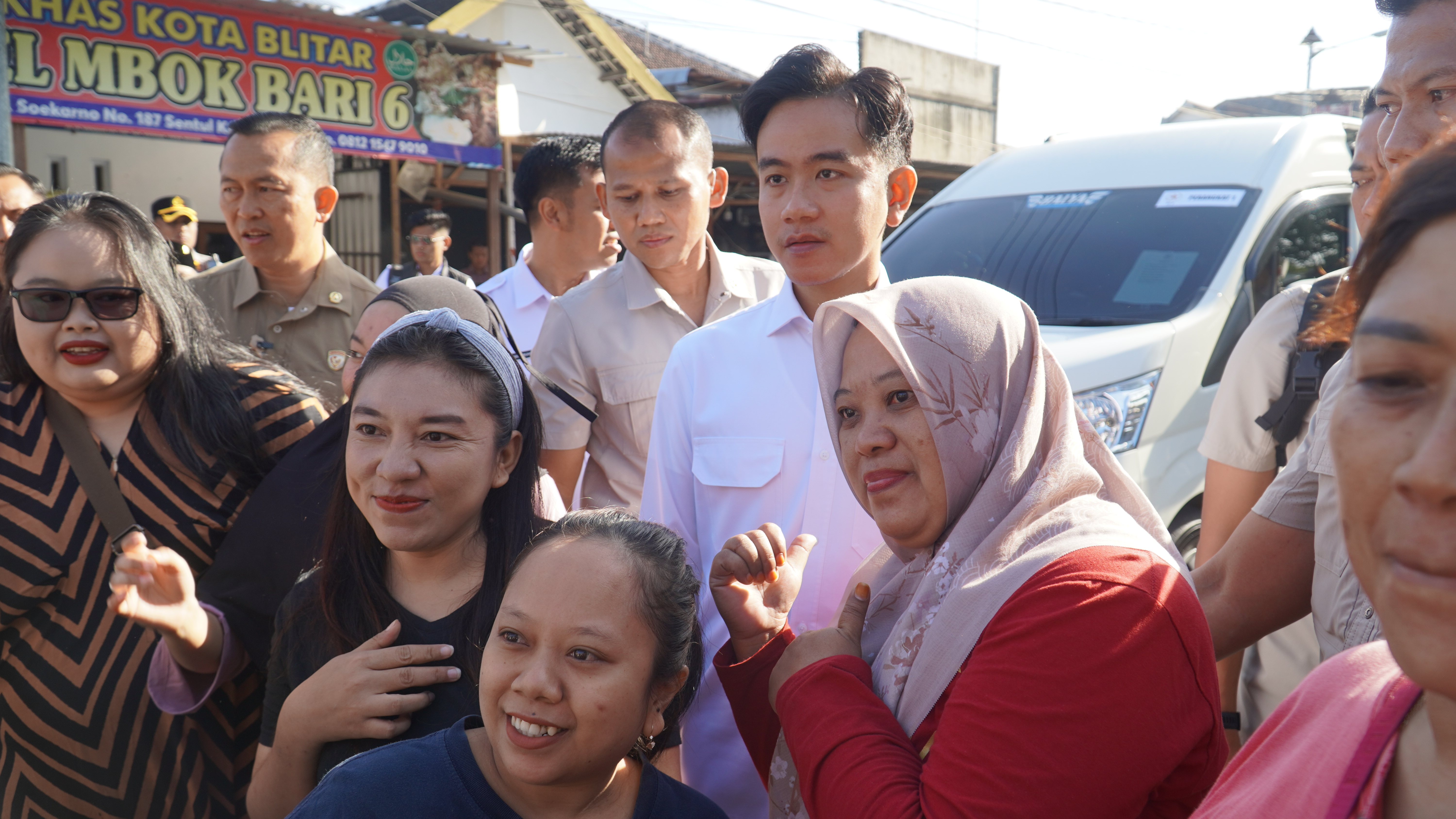 18 Juni 2025 - Sarapan Pagi bersama Wakil Presiden RI di Pecel Mbok Bari 6