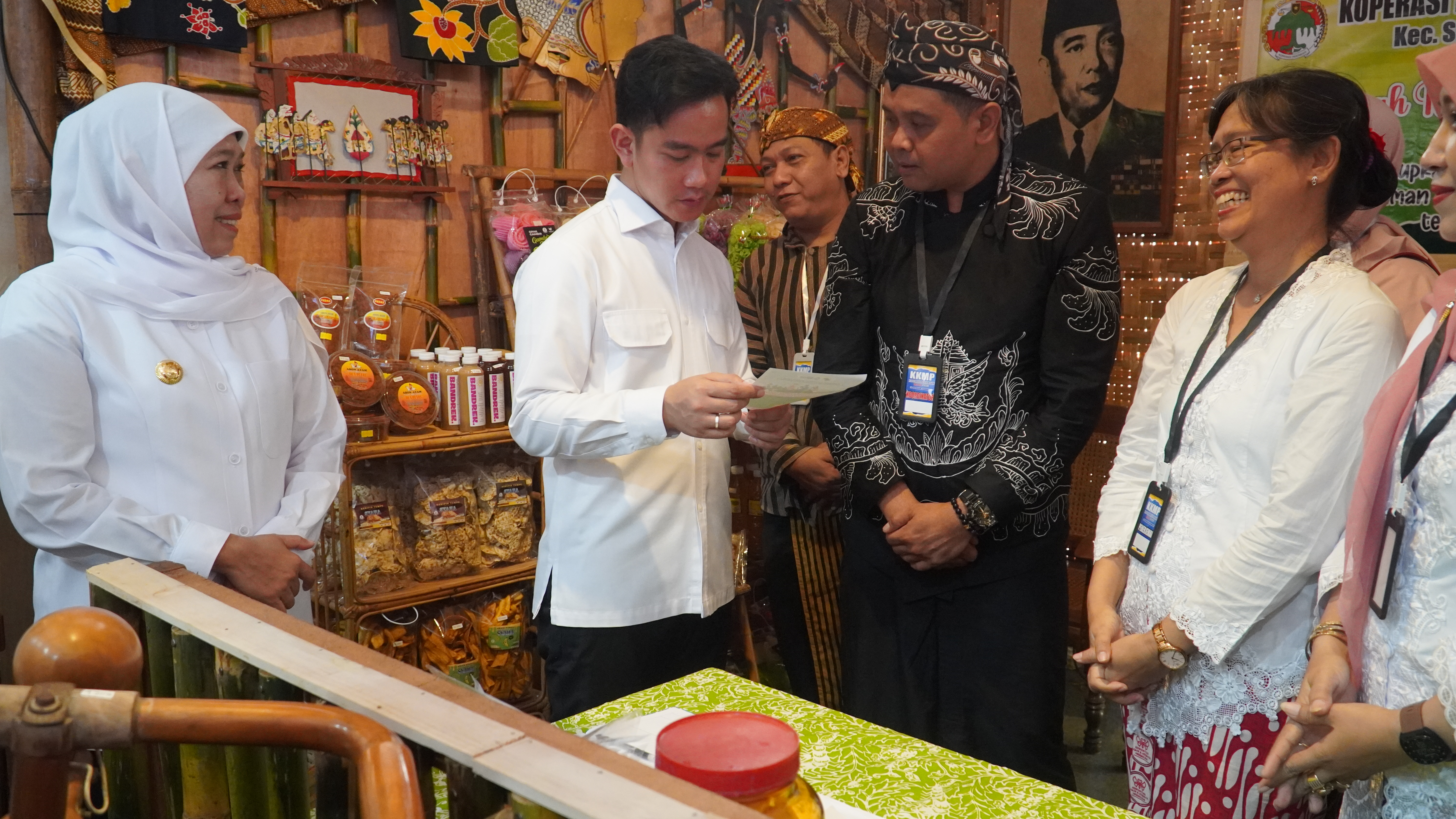 18 Juni 2025 - Wapres RI Mengunjungi Stand Bazar Blitar Djadoel 2025