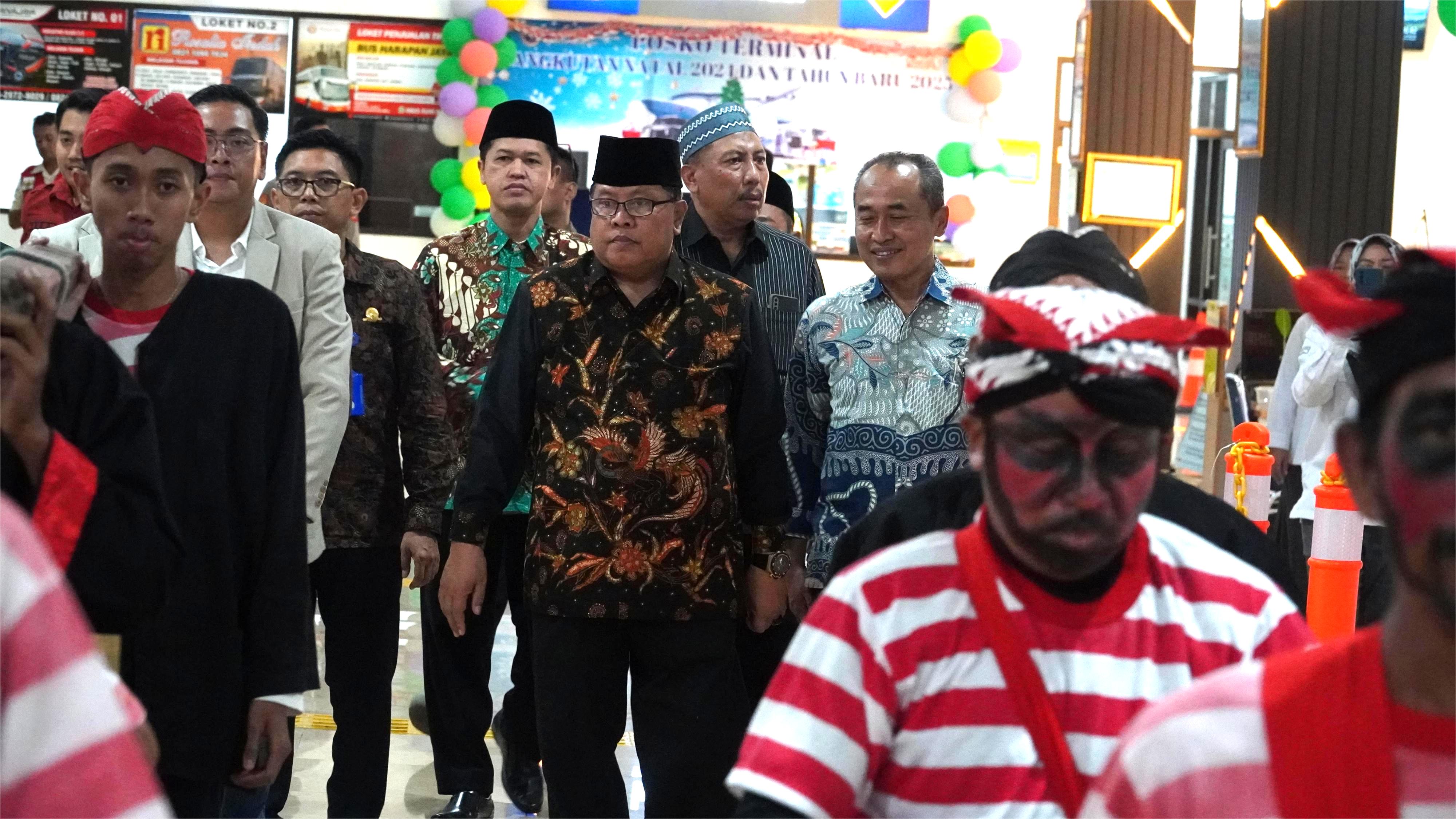 23 Desember 2024 - Penyerahan Hadiah TPS &amp;amp; Lomba foto di TPS PILKADA SERENTAK Tahun 2024