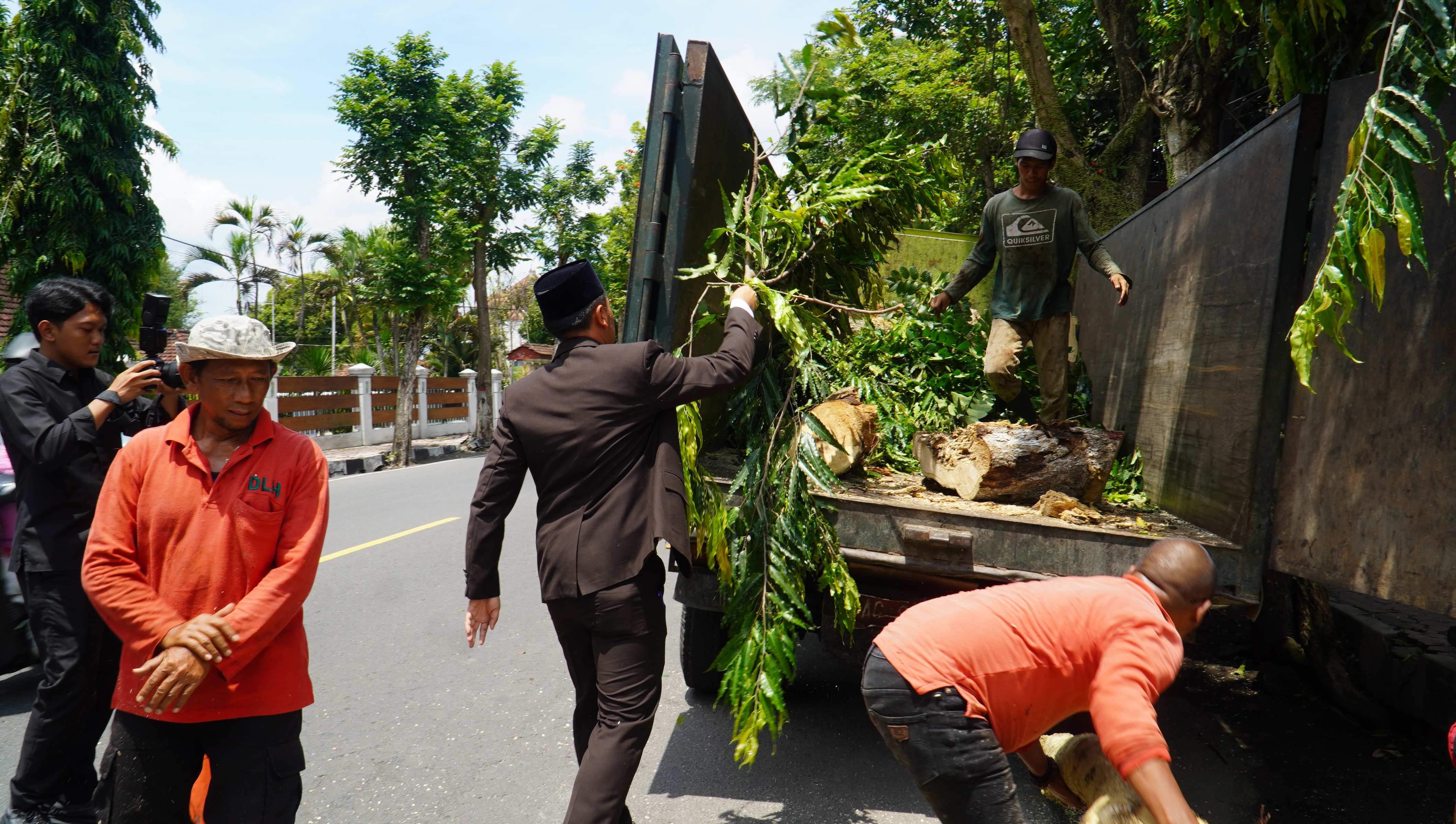 3 November 2025 - Pemantauan Pemotongan Pohon kropos di Jl. Bali Karangtengah