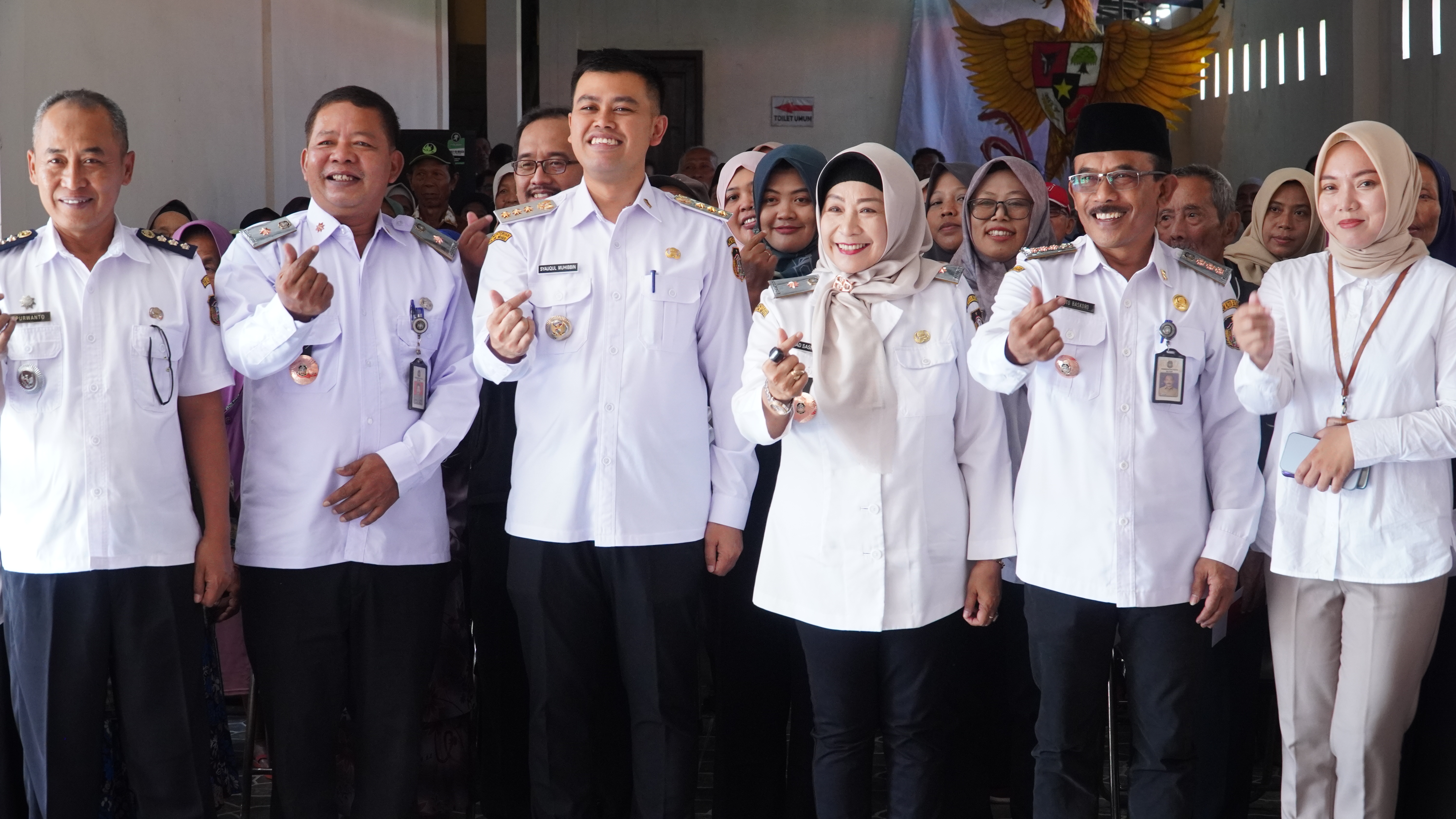 12 Maret 2025 - Penyaluran BANSOS PKH PLUS Tahap 1 Thn 2025 di halaman Kantor DINSOS