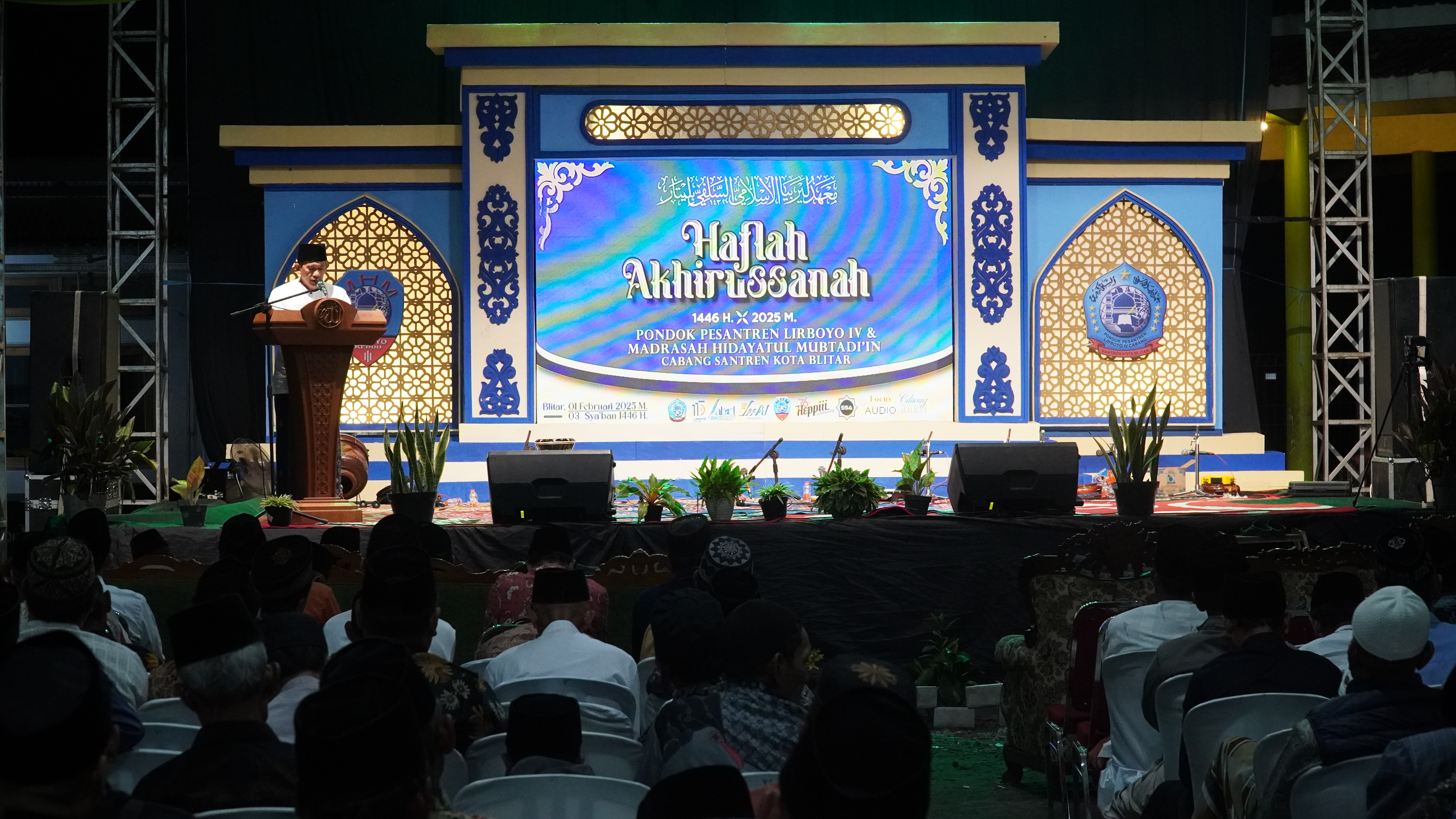 1 Februari 2025 -  Haflah Akhirussanah Pondok dan MHM  Lirboyo IV di Pelataran Ponpes Lirboyo IV Cabang Santren