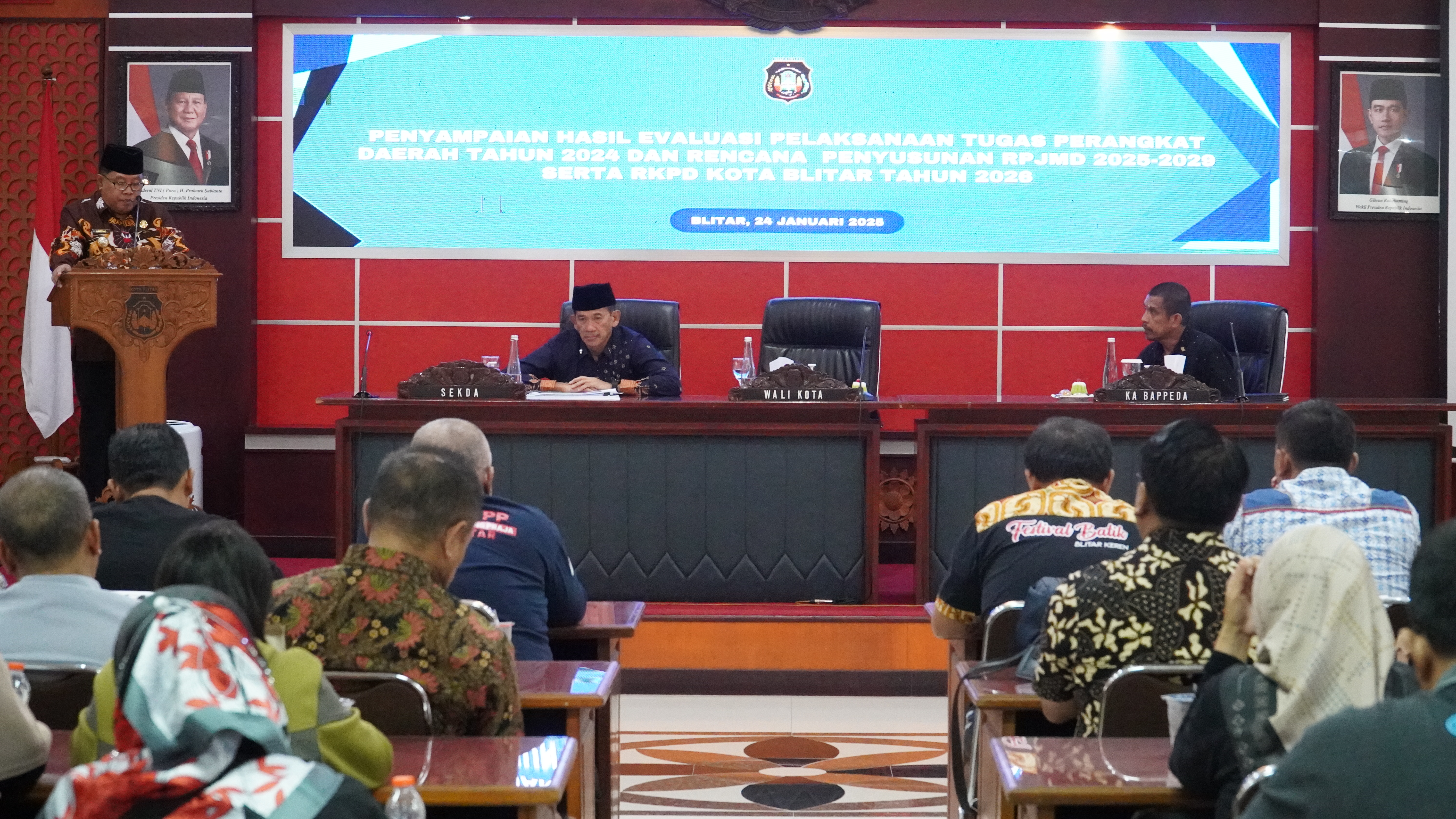 24 Januari 2025 - PENYAMPAIAN HASIL EVALUASI PELAKSANAAN TUGAS PERANGKAT DAERAH Th 2024,RENCANA PENYUSUNAN RPJMD 2025-2029, dan RKPD KOTA BLITAR 2026