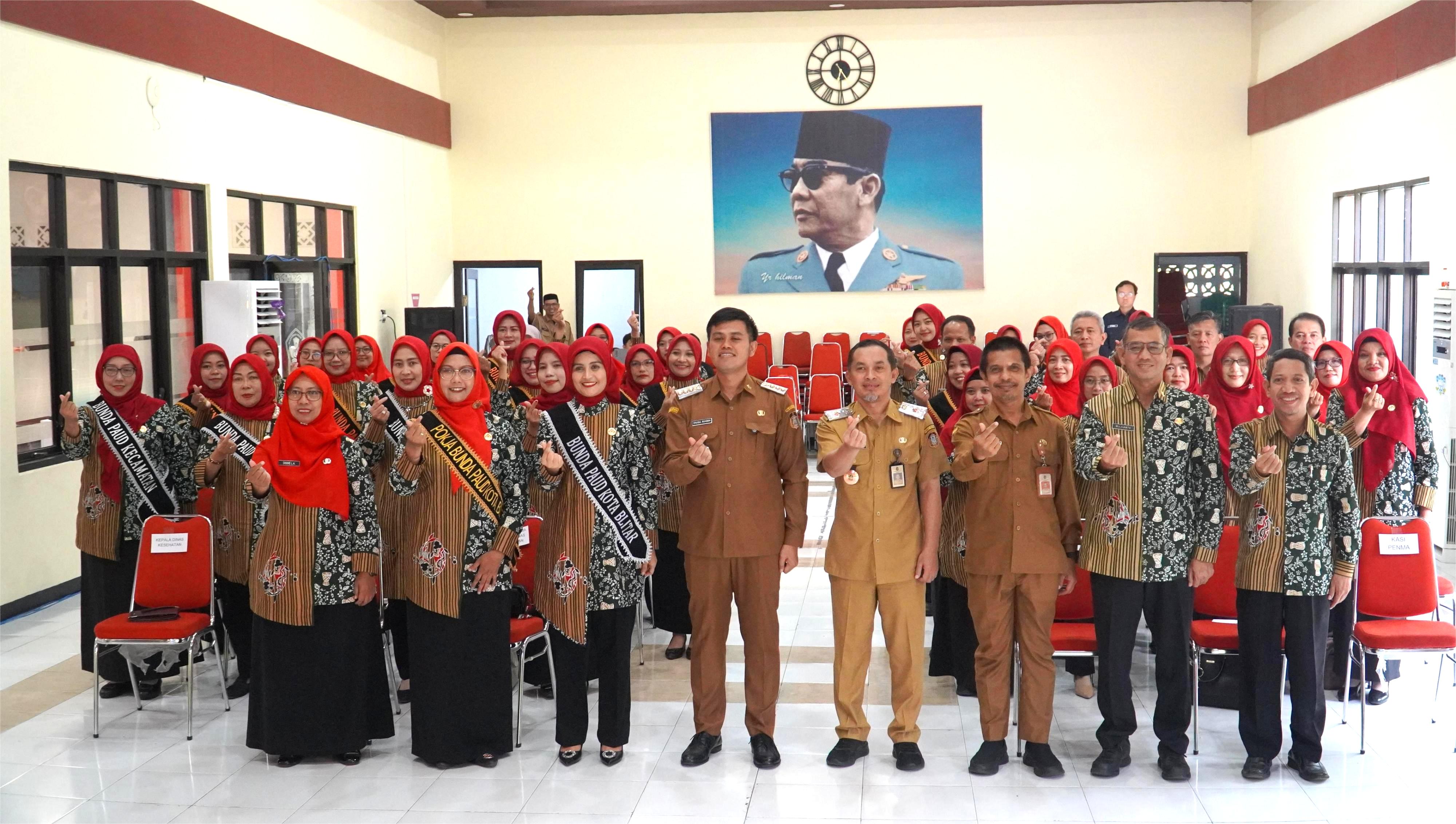 11 November 2025 - Pengukuhan BUNDA PAUD Kota Blitar serta BUNDA KECAMATAN dan KELURAHAN se-Kota Blitar Tahun 2025 di Aula Dispendik