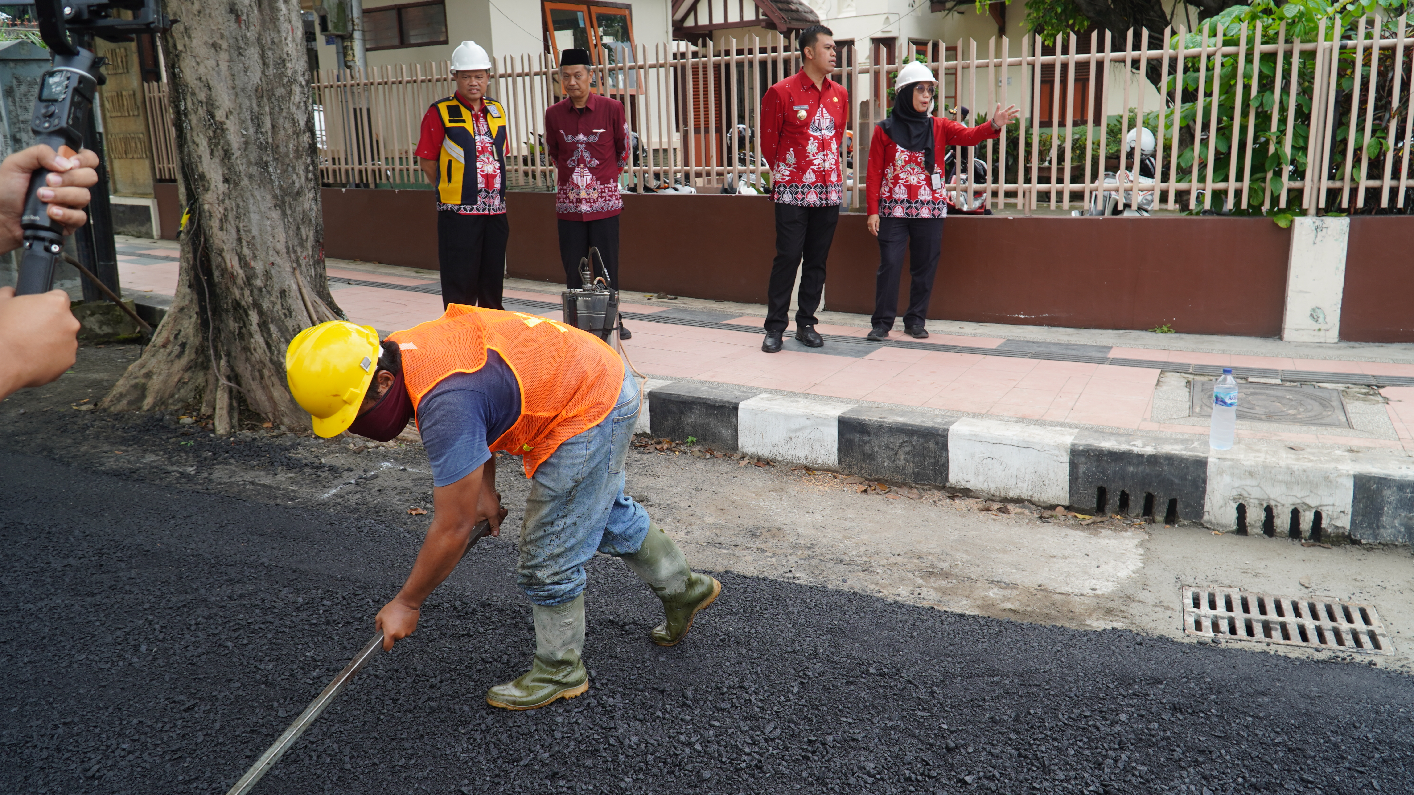 20 Maret 2025 - Monitoring Penambalan Jalan  di jln Diponegoro (depan SMKN 3)