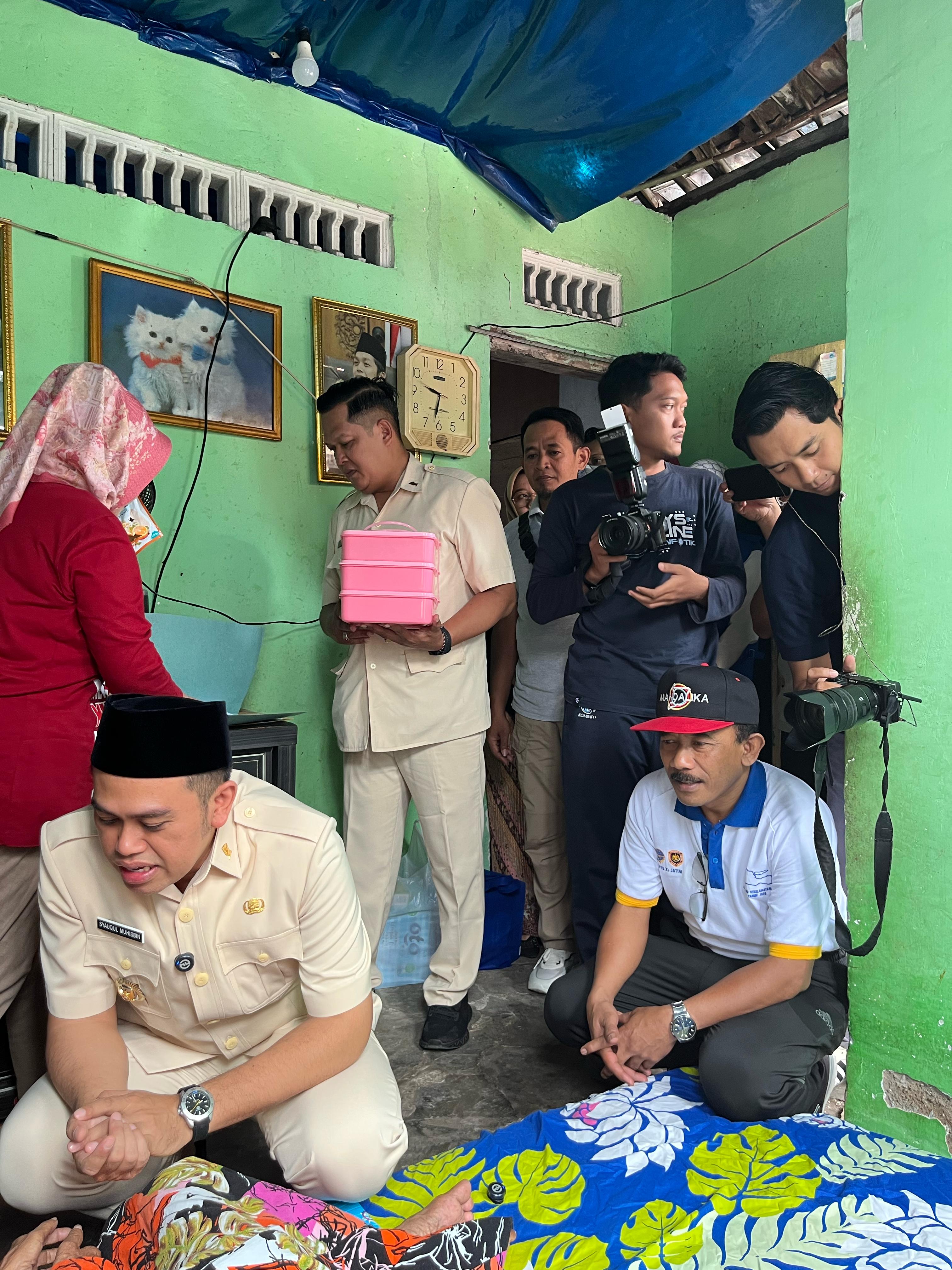 21 Maret 2025 - Pembagian BERKAT SAE untuk lansia (bu Boinem sekorejo, Bpk Hariyanto Plosokerep, Bu Ginah Kauman)