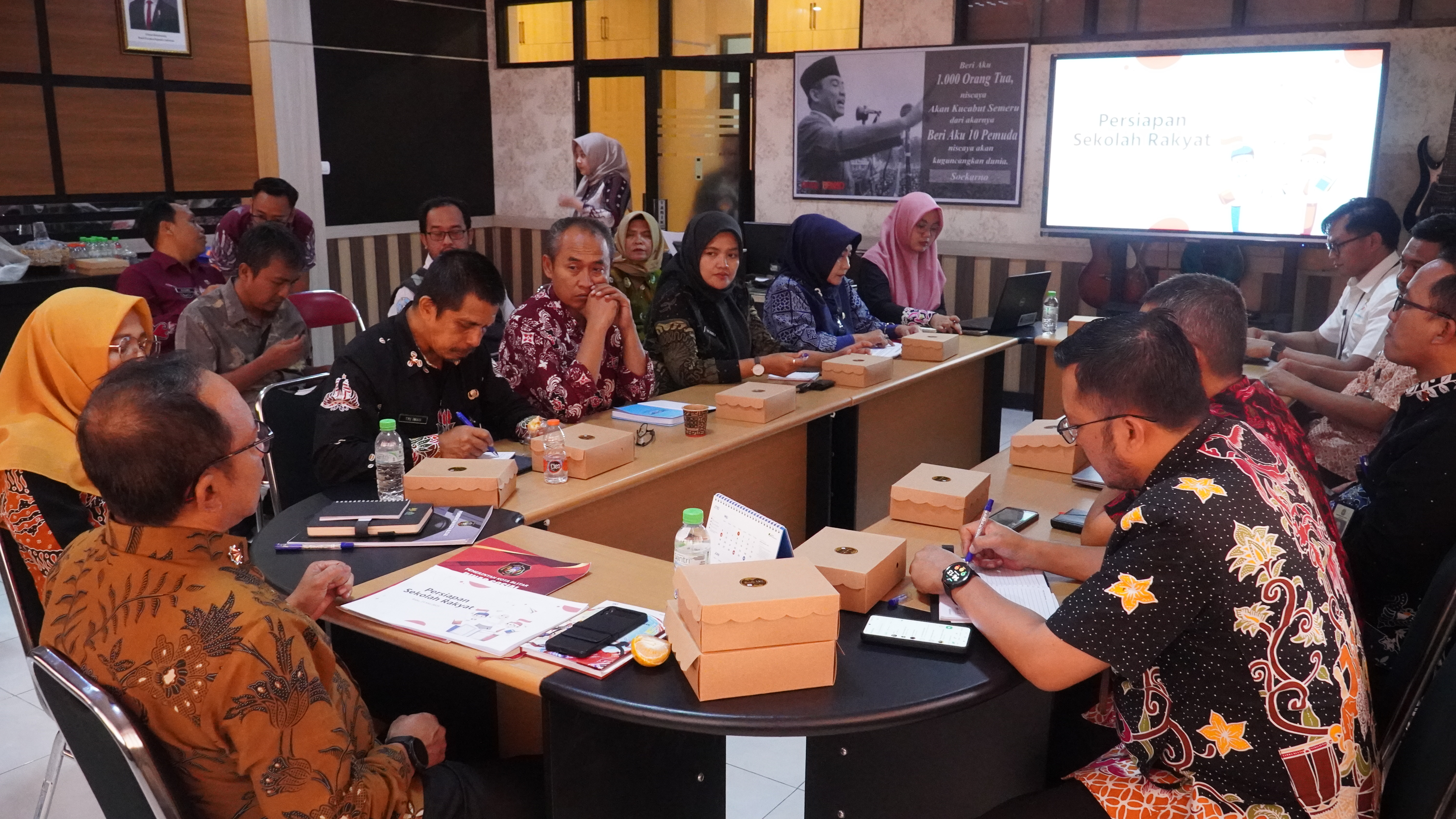 21 Mei 2025 - Rakor Persiapan Sekolah Rakyat di ruang rapat Lt 2 BPKAD
