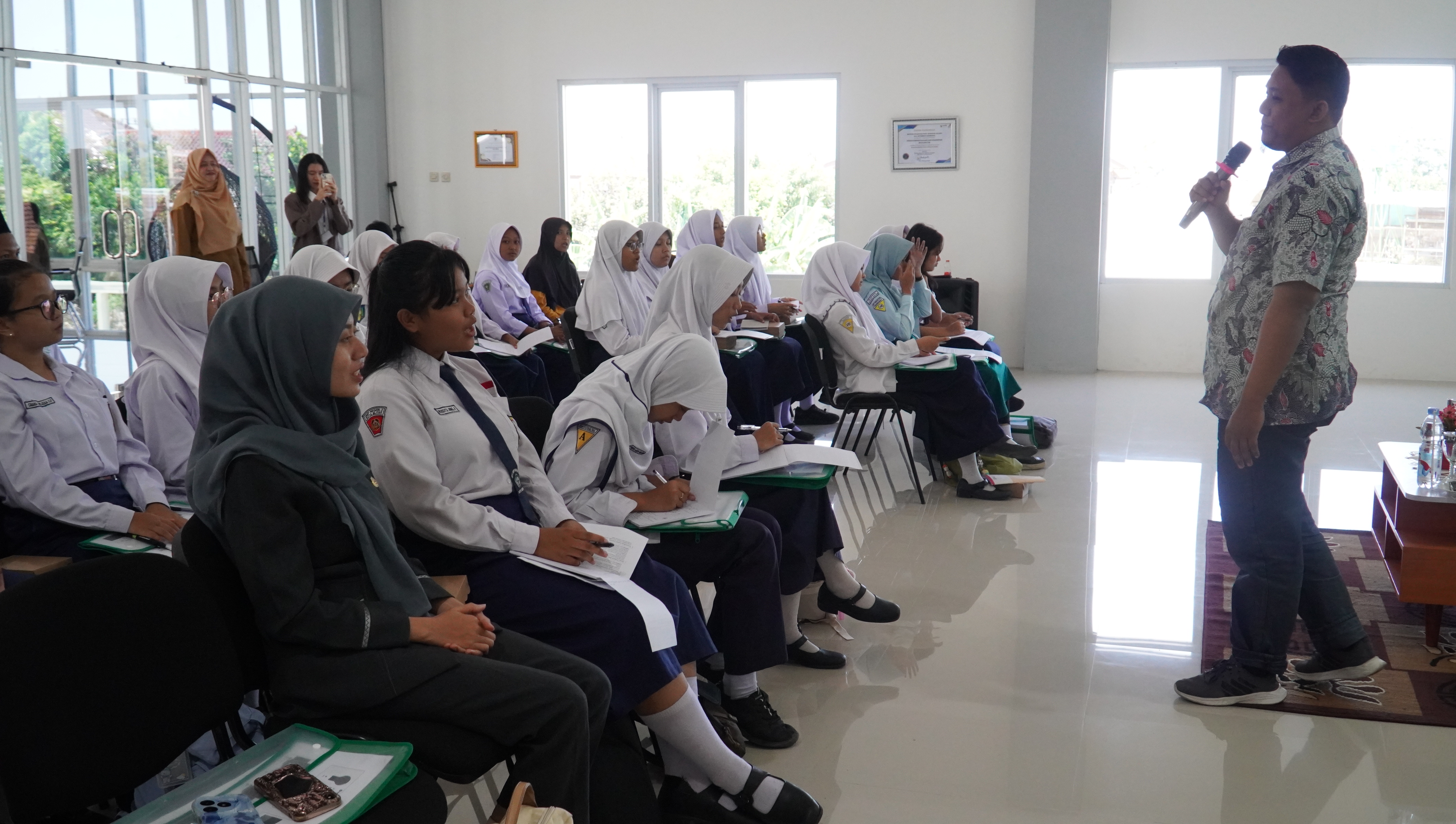 23 September 2025 - Sosialisasi Materi Workshop Penulisan Cerita Pendek