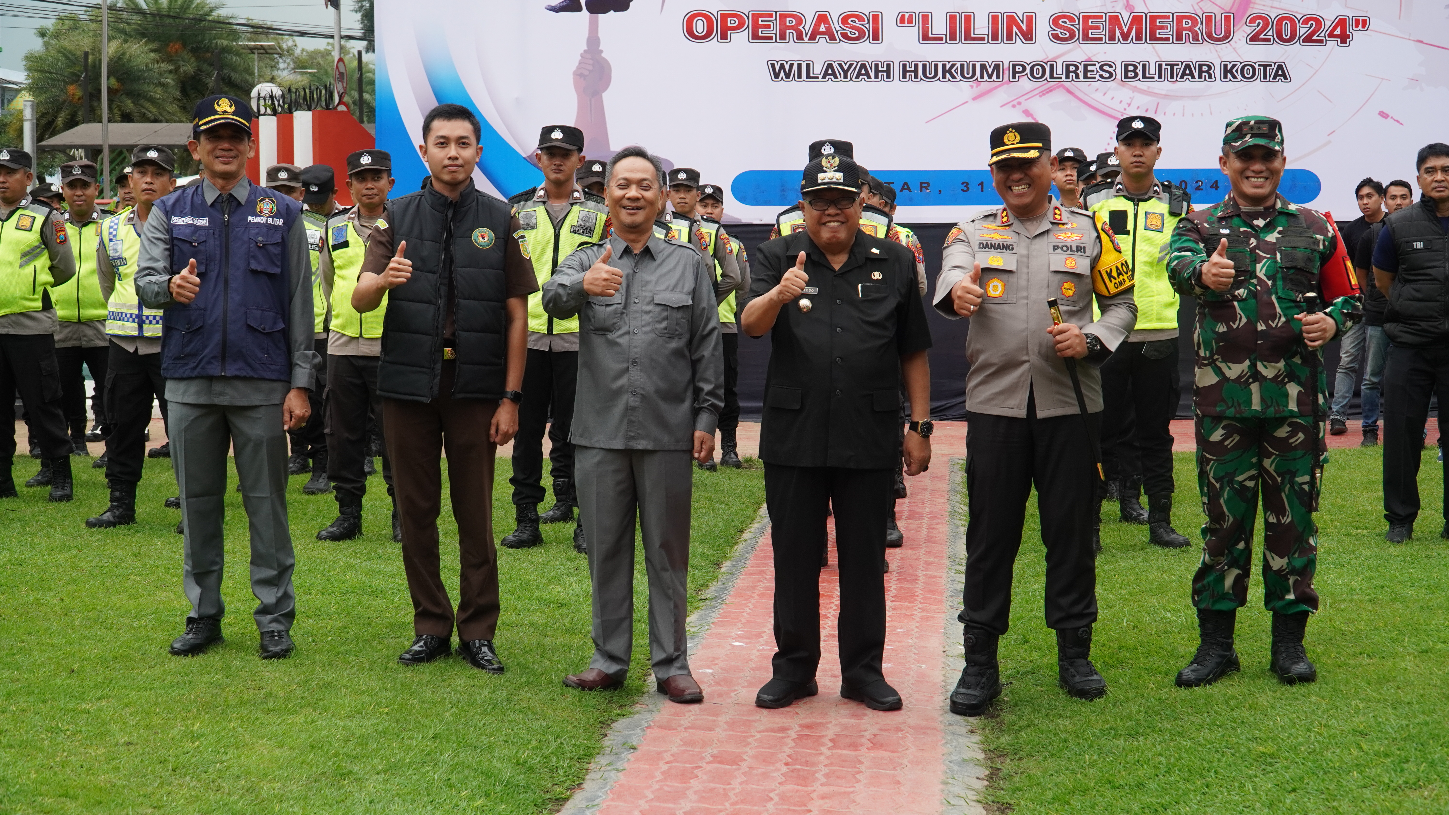 31 Desember 2024 - Apel gelar pasukan pergantian TAHUN BARU 2025