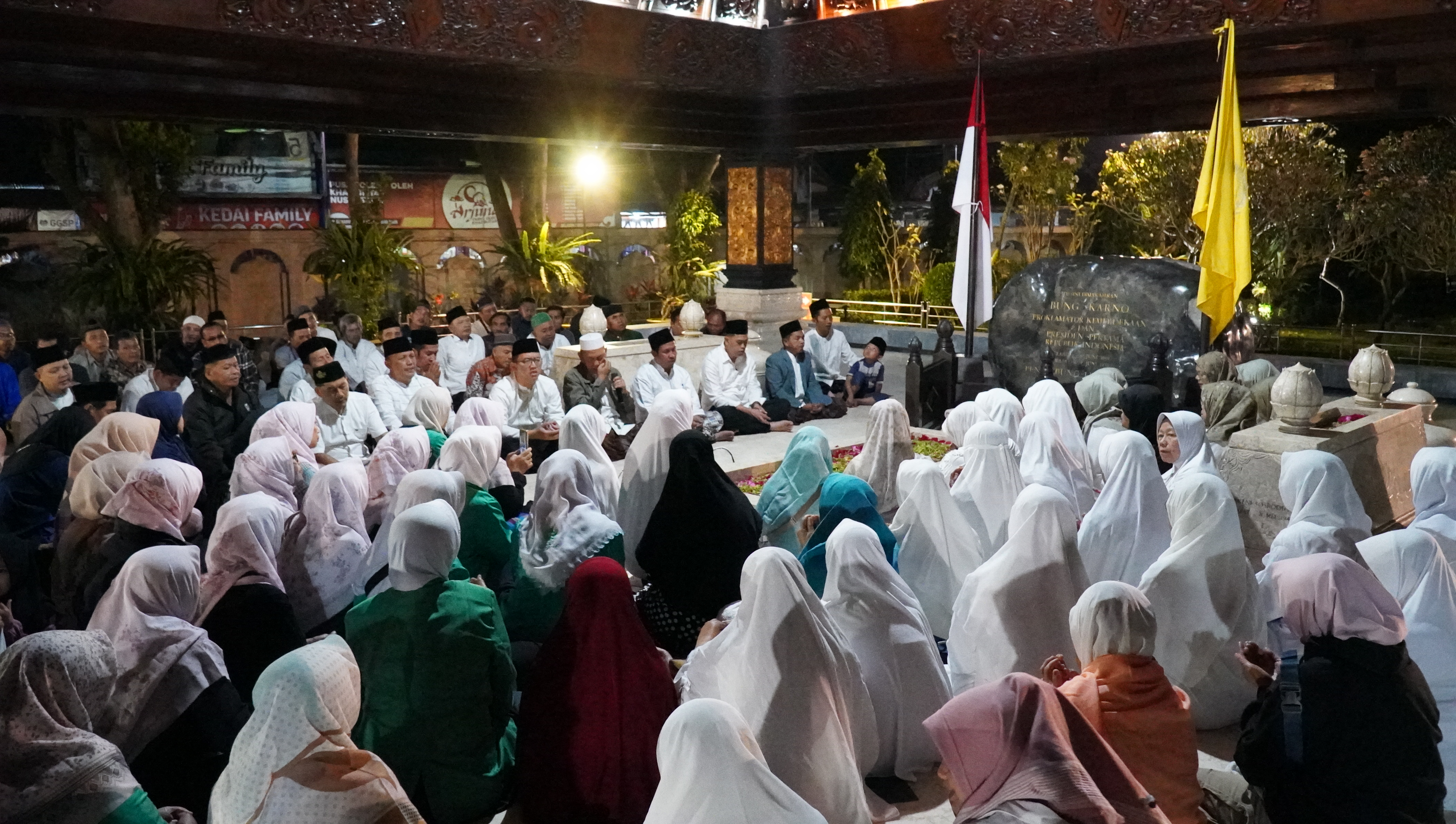 10 kamis Rutinan Ziarah MBK-Rutinan Malam Jum'at