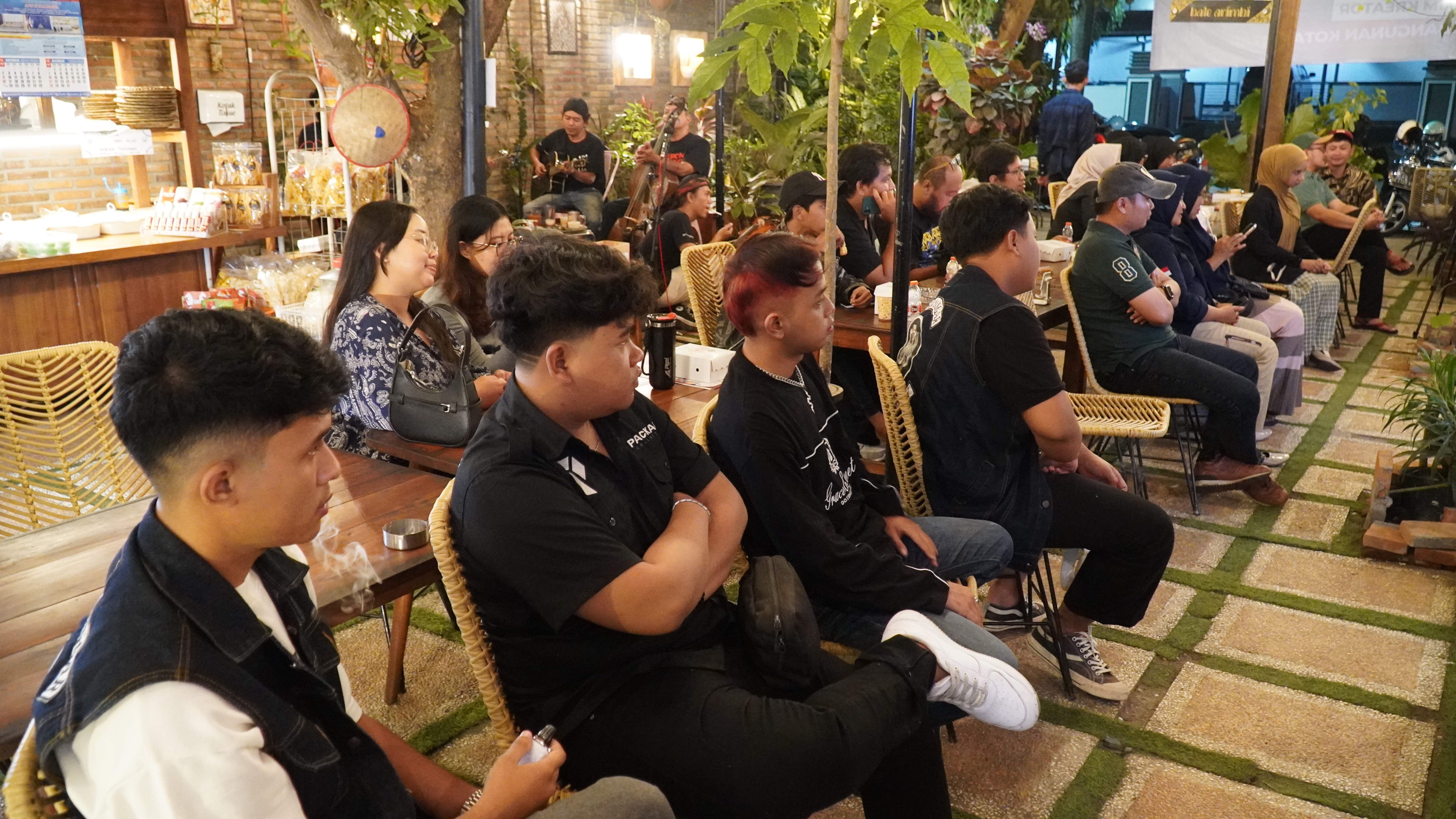 11 Desember 2025- Forum Kreator Digital  &amp;#039;&amp;#039;Mengenal Pembangunan Kota Blitar&amp;#039;&amp;#039;di Angkringan Mbah Jono