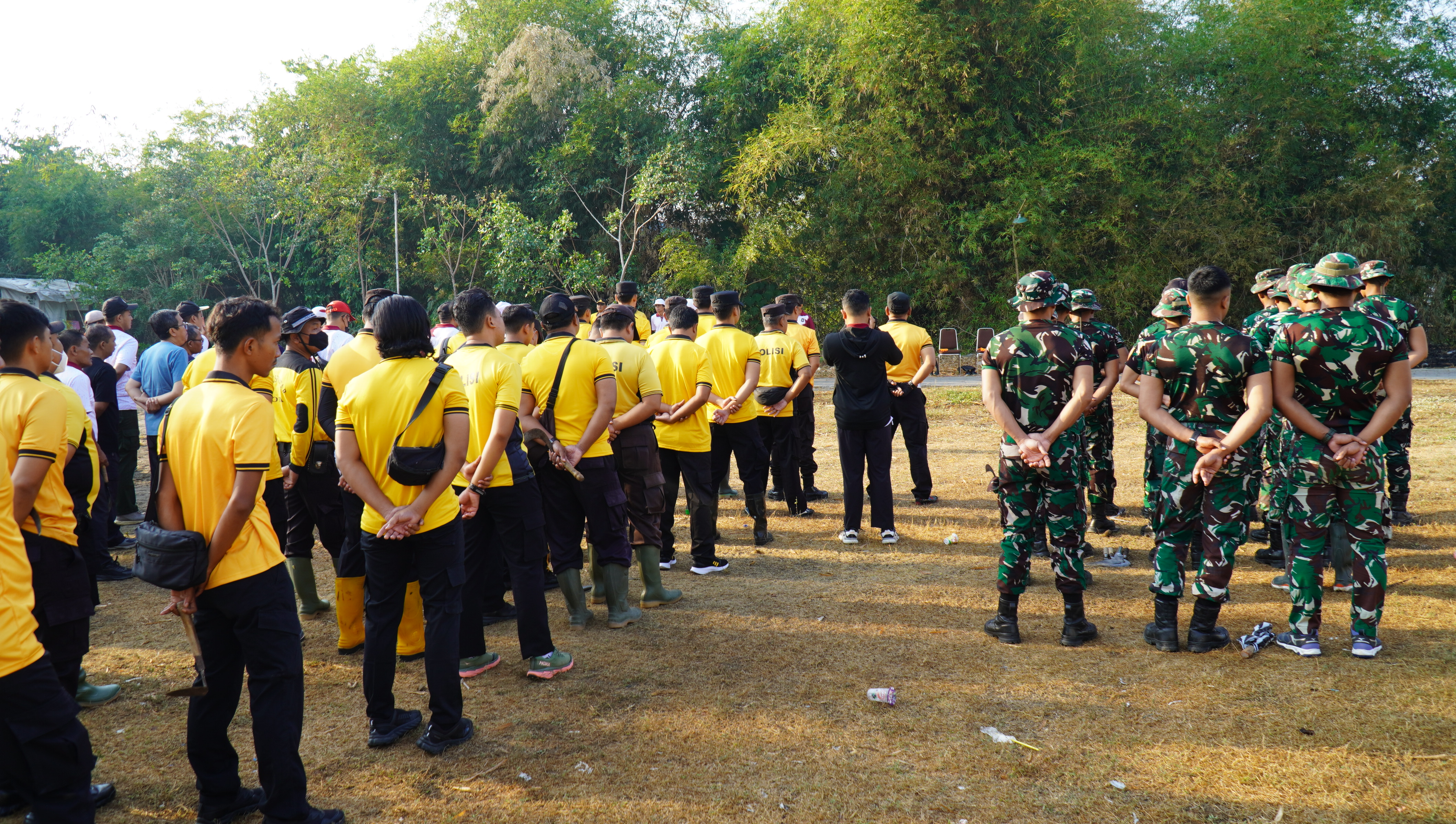 18 jum'at Gerakan Indonesia ASRI & Apel WORDL CLEAN UP DAY di Sungai Kali Lahar Jl.Bakung Sukorejo