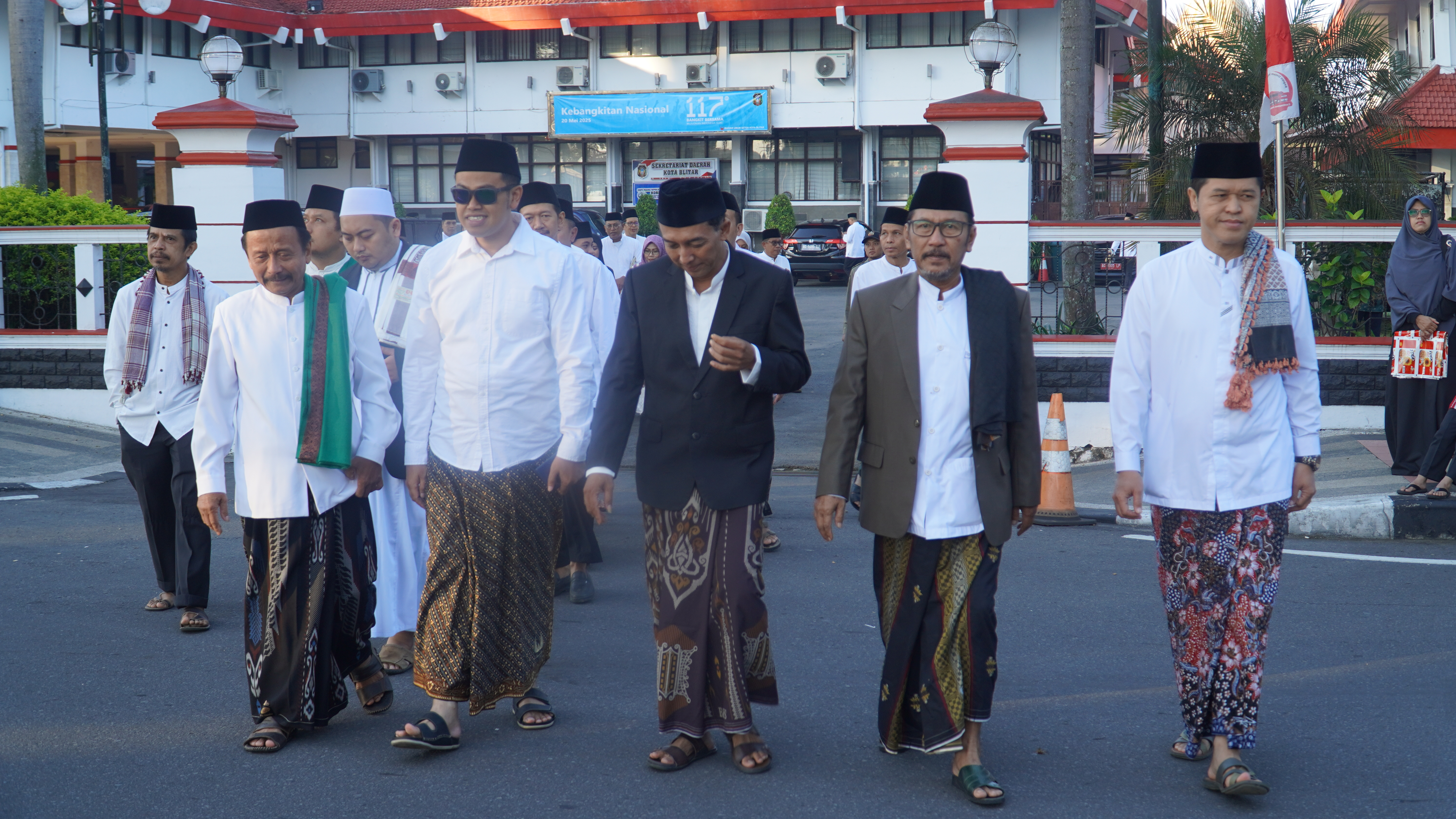 6 Juni 2025 - Pelaksanaan SHOLAT IDUL ADHA 1446 H di Masjid Agung Kota Blitar