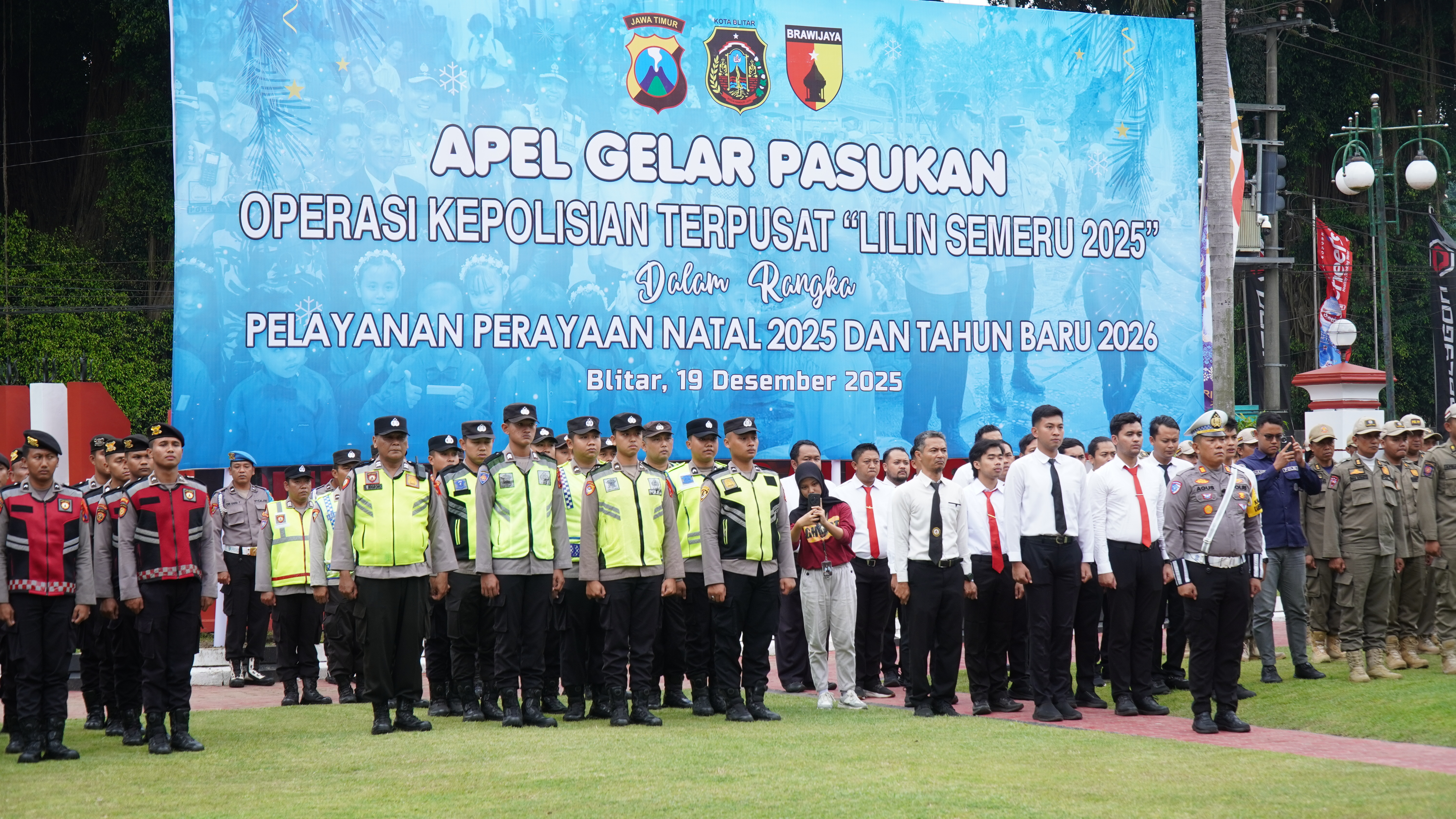 Apel Gelar Pasukan OPERASI LILIN SEMERU 2025 Polres Blitar Kota
