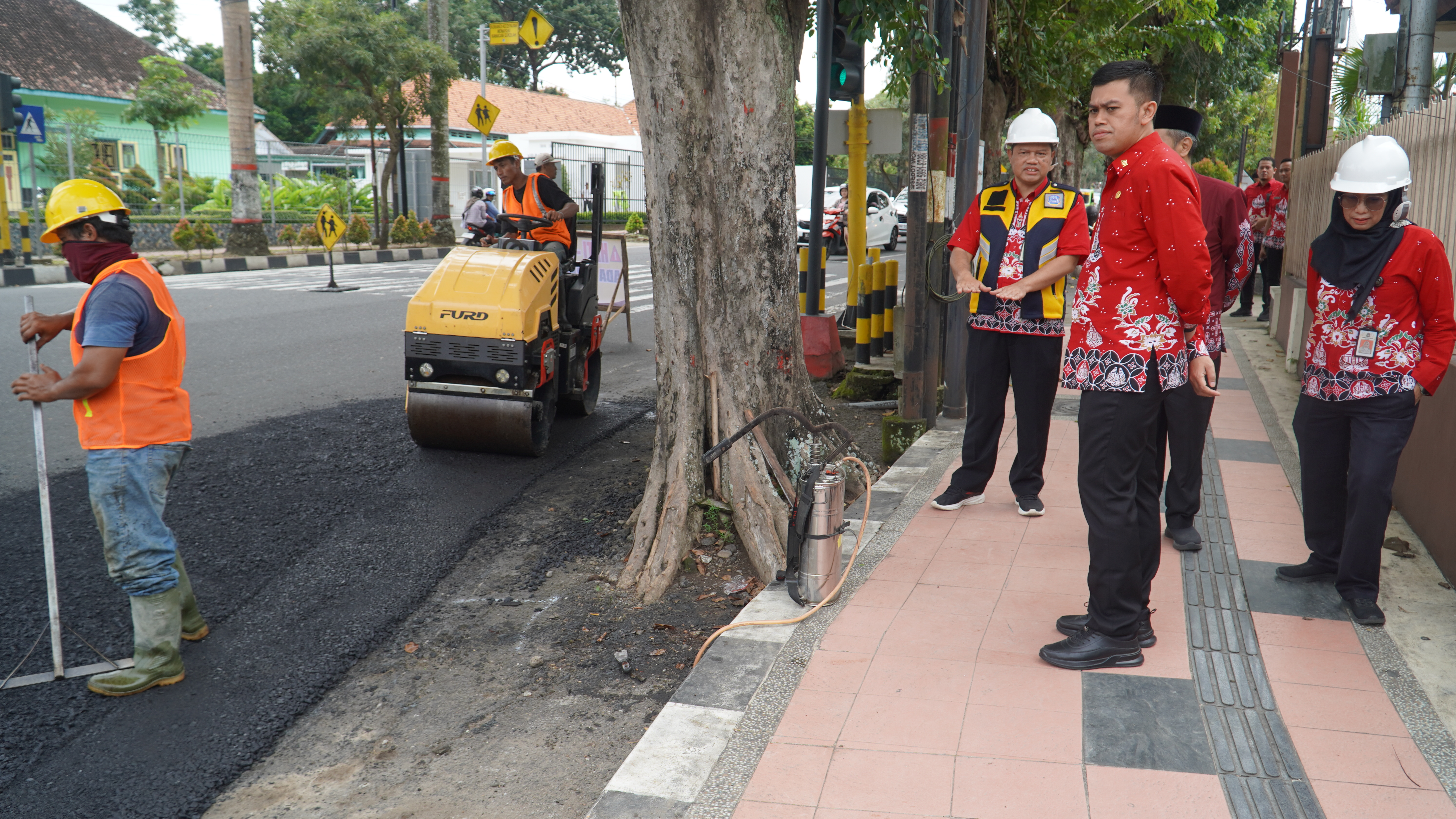 20 Maret 2025 - Monitoring Penambalan Jalan  di jln Diponegoro (depan SMKN 3)