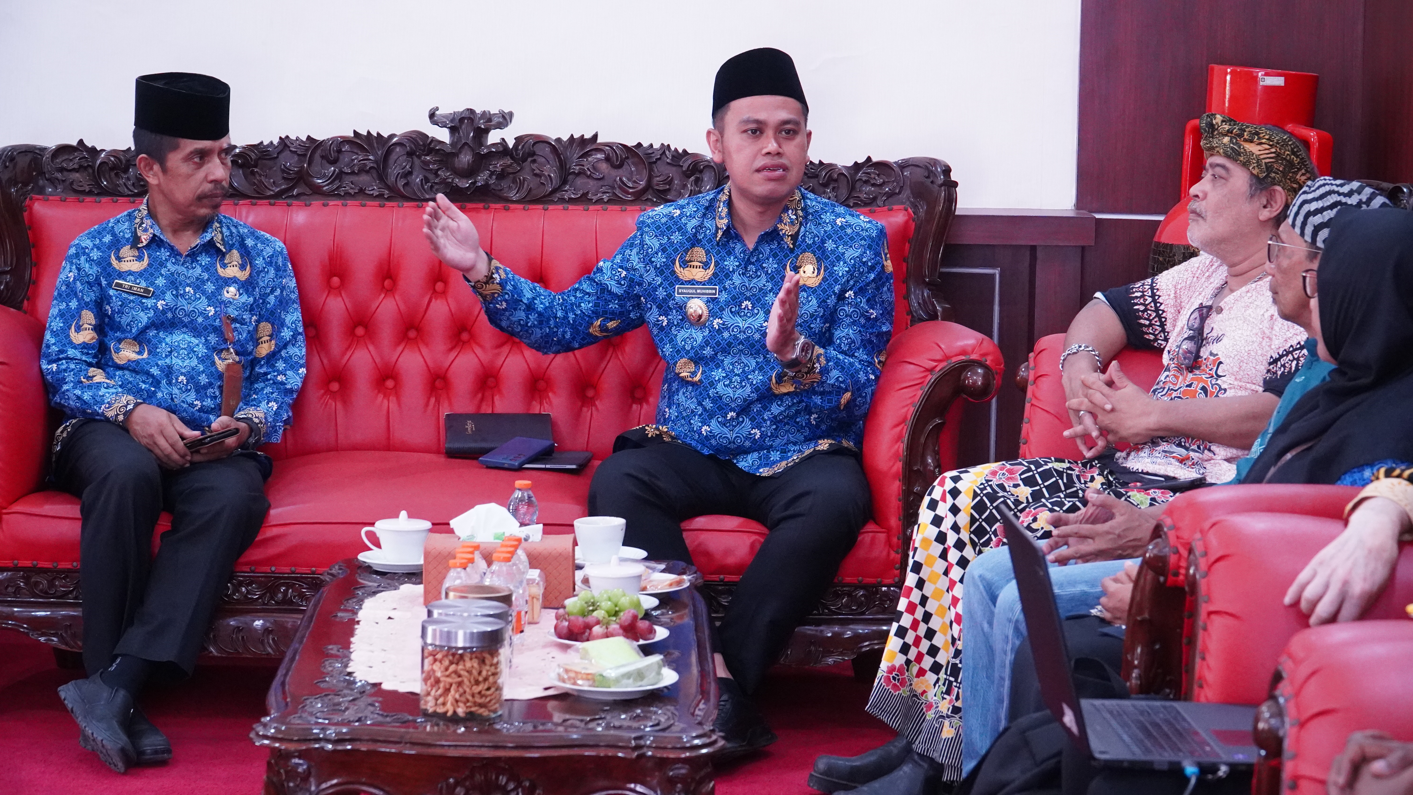 17 Juni 2025 - Menerima Prof.Jocobus Rood dr UNESCO Hongkong &amp;amp; Mr.Eugene dari W2 Point di Rumah Dinas Walikota Blitar