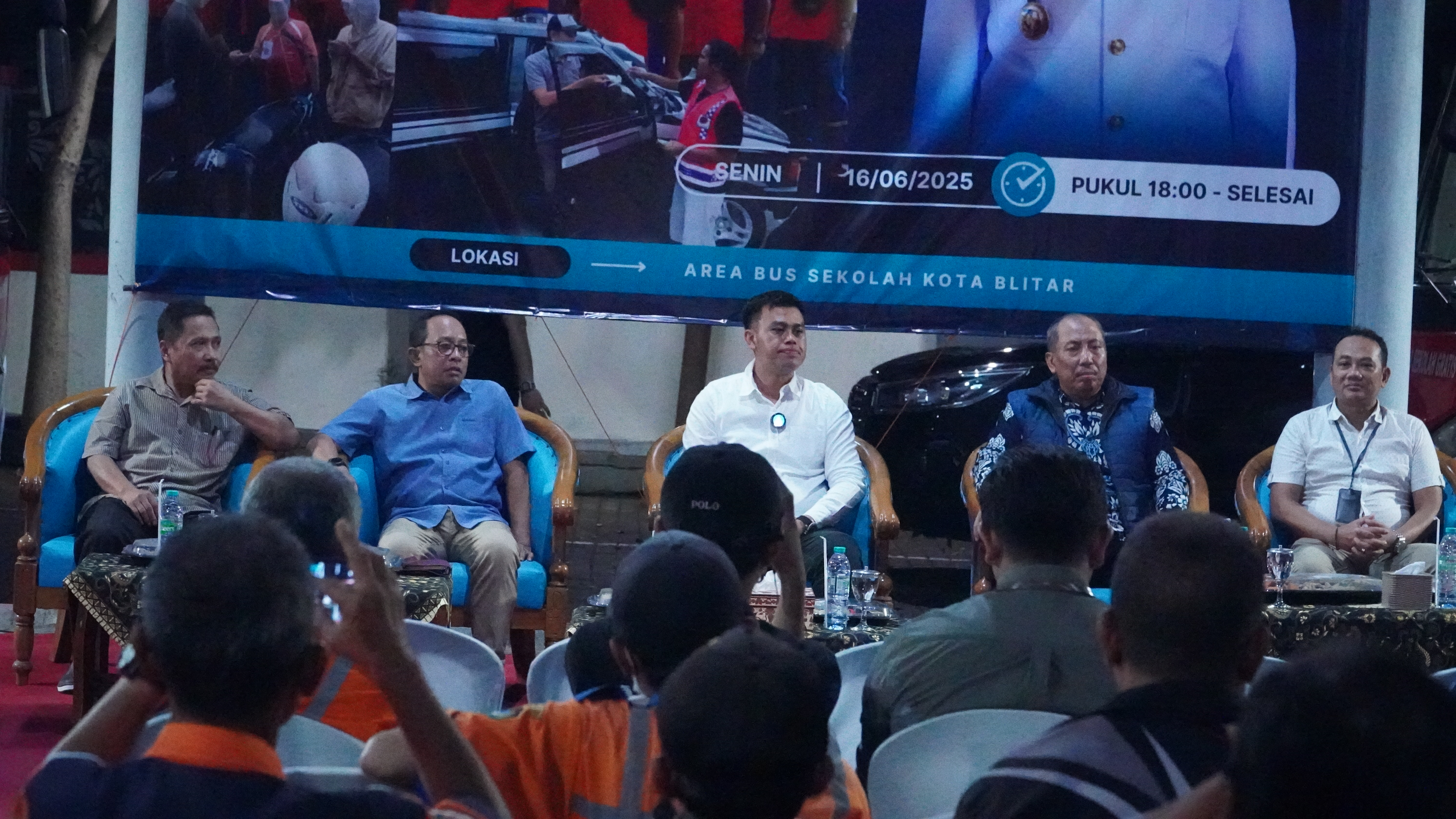 16 Juni 2025 - Jukir Ngopi Bareng MAS WALI di Area Bus Sekolah Dinas Perhubungan