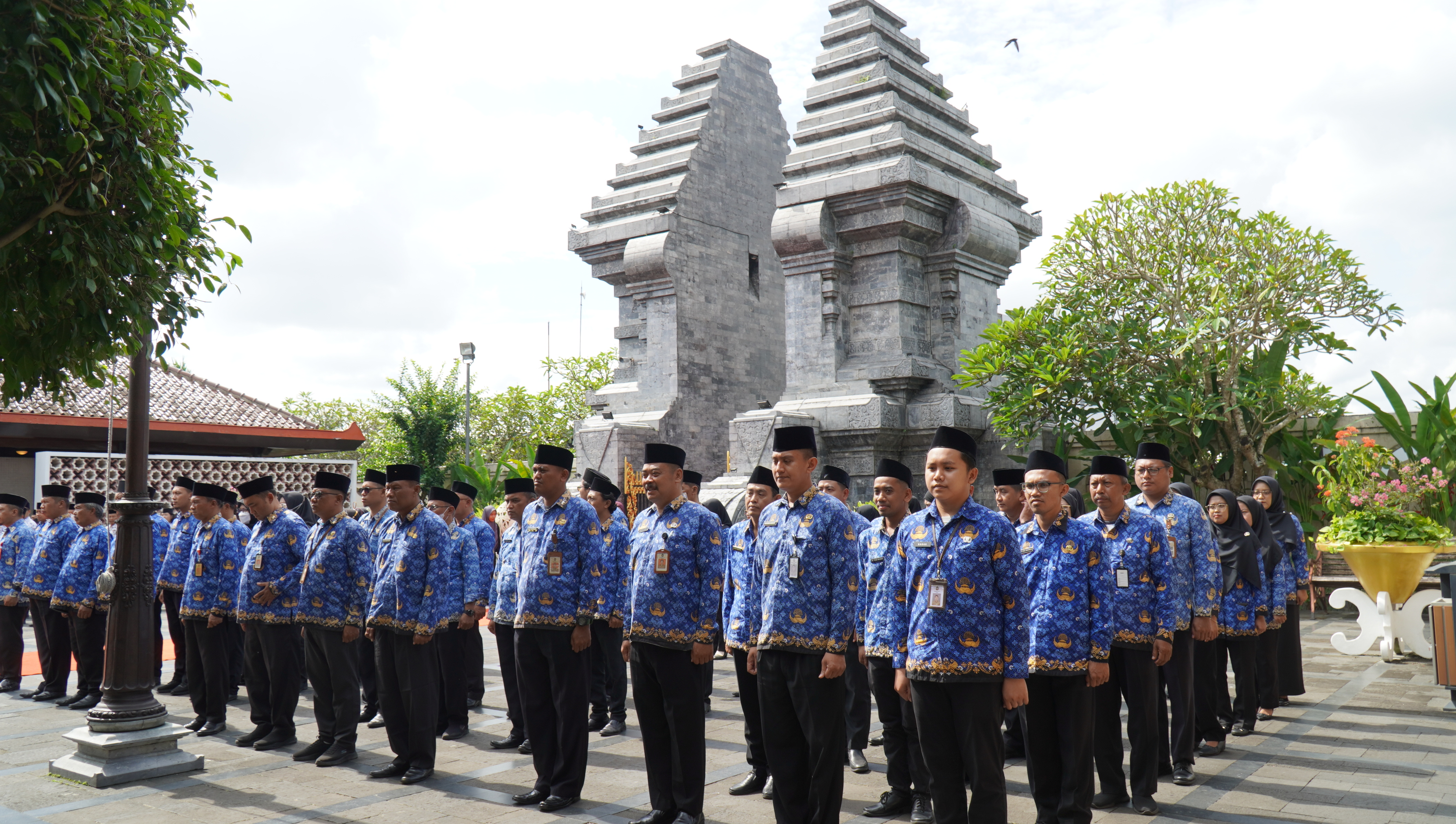 1 Desember 2025 - Upacara Peringatan HUT K-54 KORPRI &amp;amp;amp; HUT K-80 PGRI Pemkot Blitar Tahun 2025