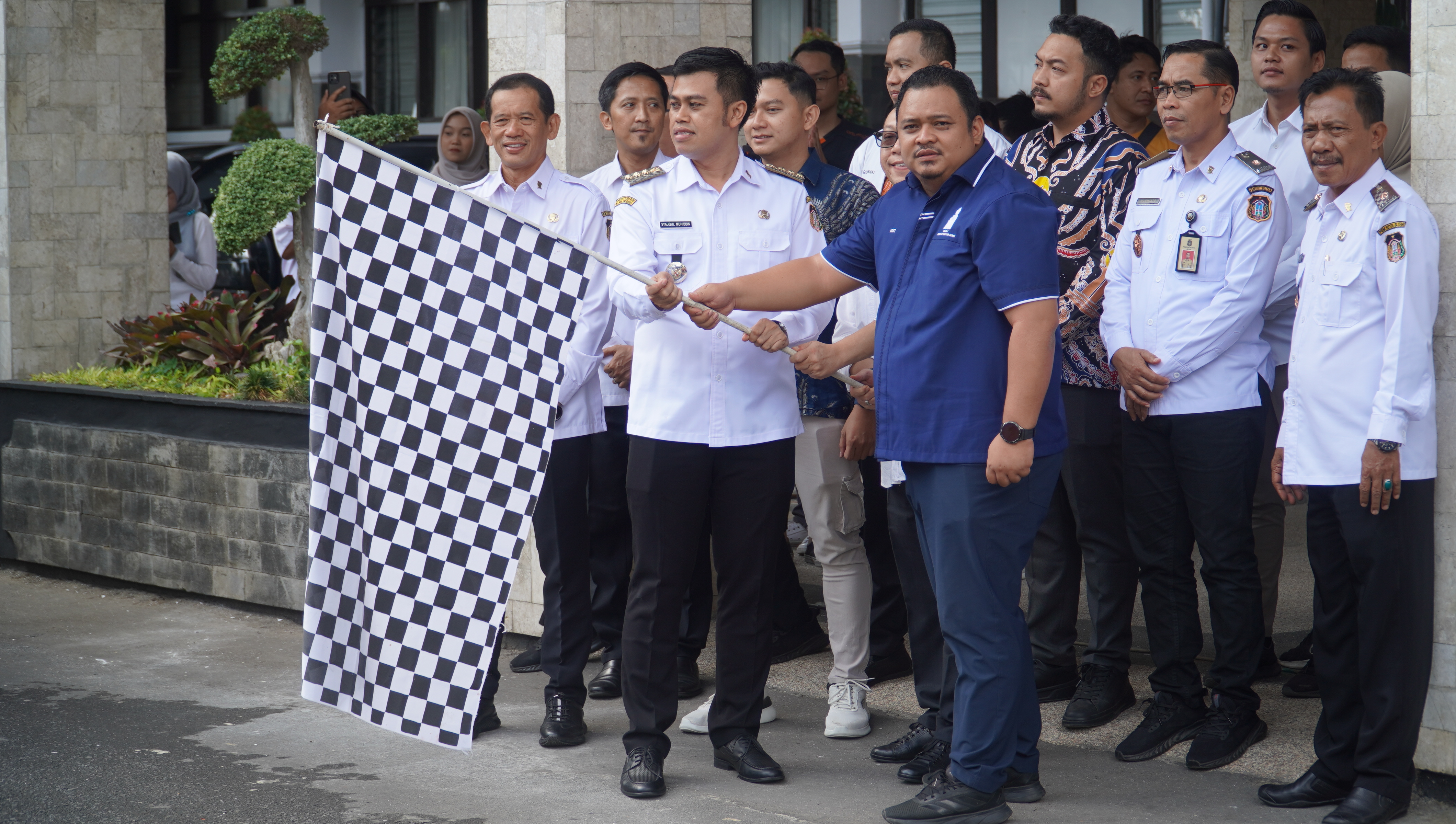 15 Oktober 2025- Pemberangkatan Produk Komoditas Unggulan Kota Blitar Keluar Daerah