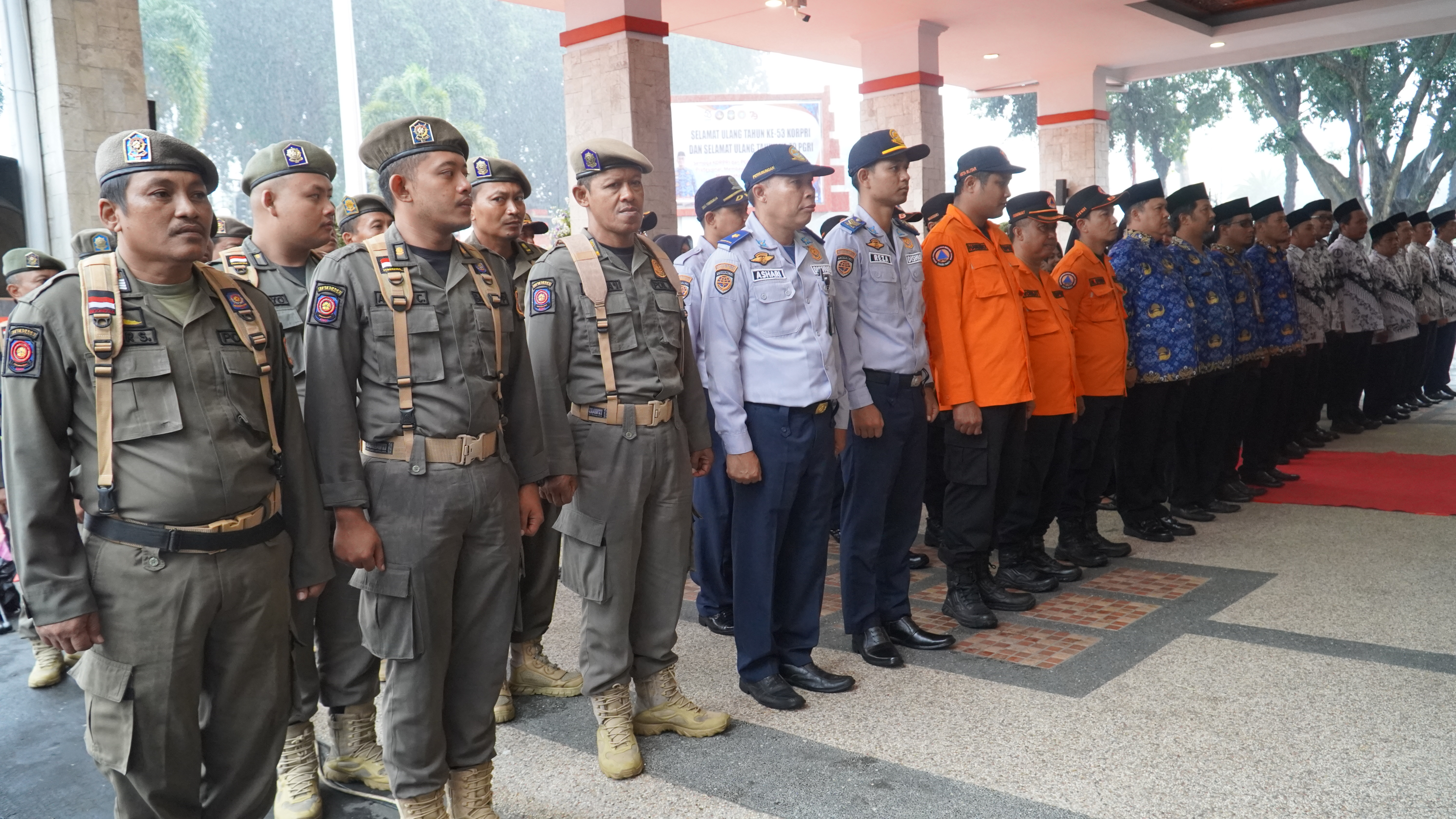 29 November 2024 - Upacara Peringatan HUT KORPRI ke-53 &amp;amp; HUT ke-79 PGRI Tahun 2024 di Halaman Kantor Walikota Blitar