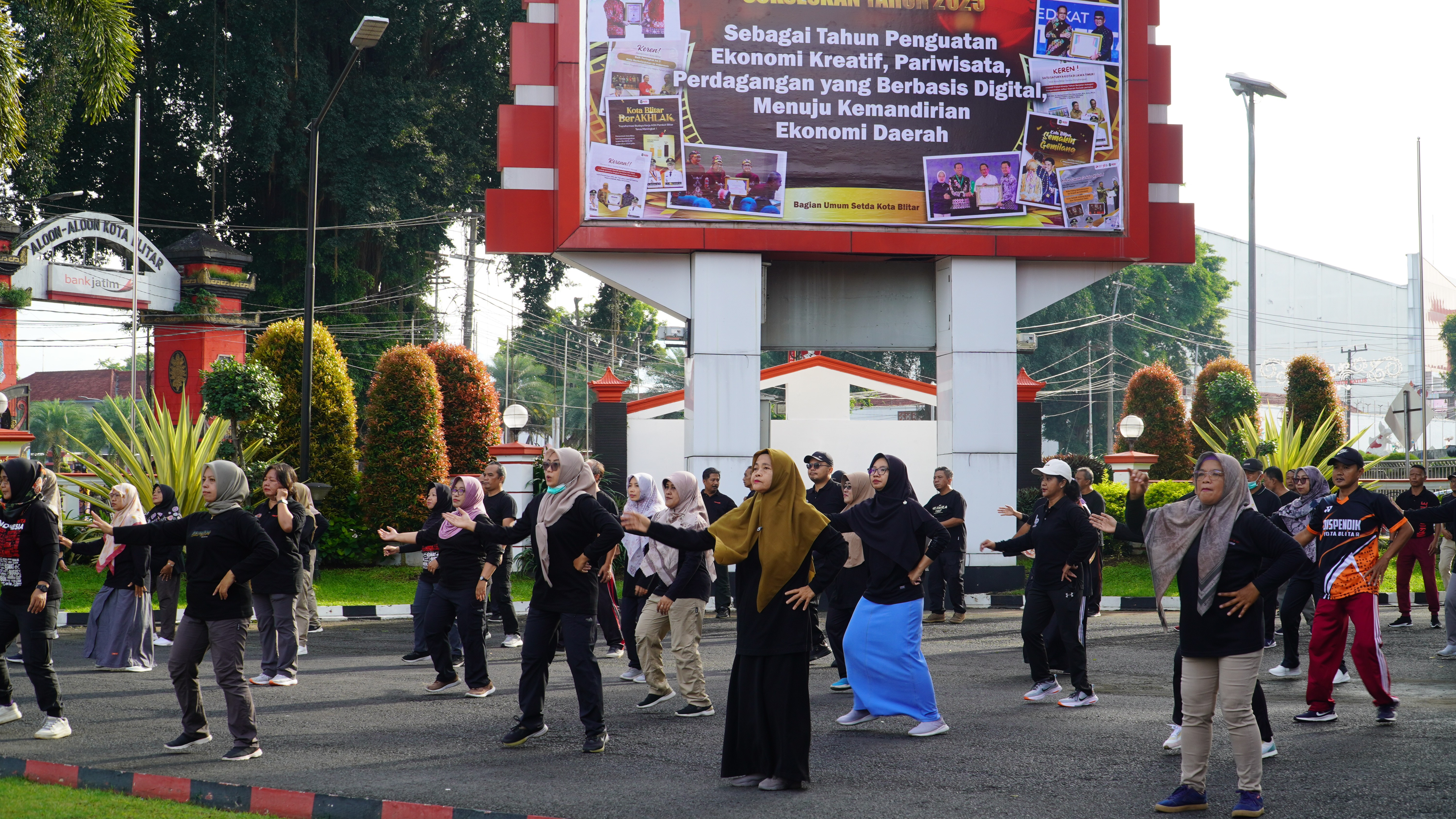 24 Januari 2025 - Senam Bersama ASN PEMKOT BLITAR