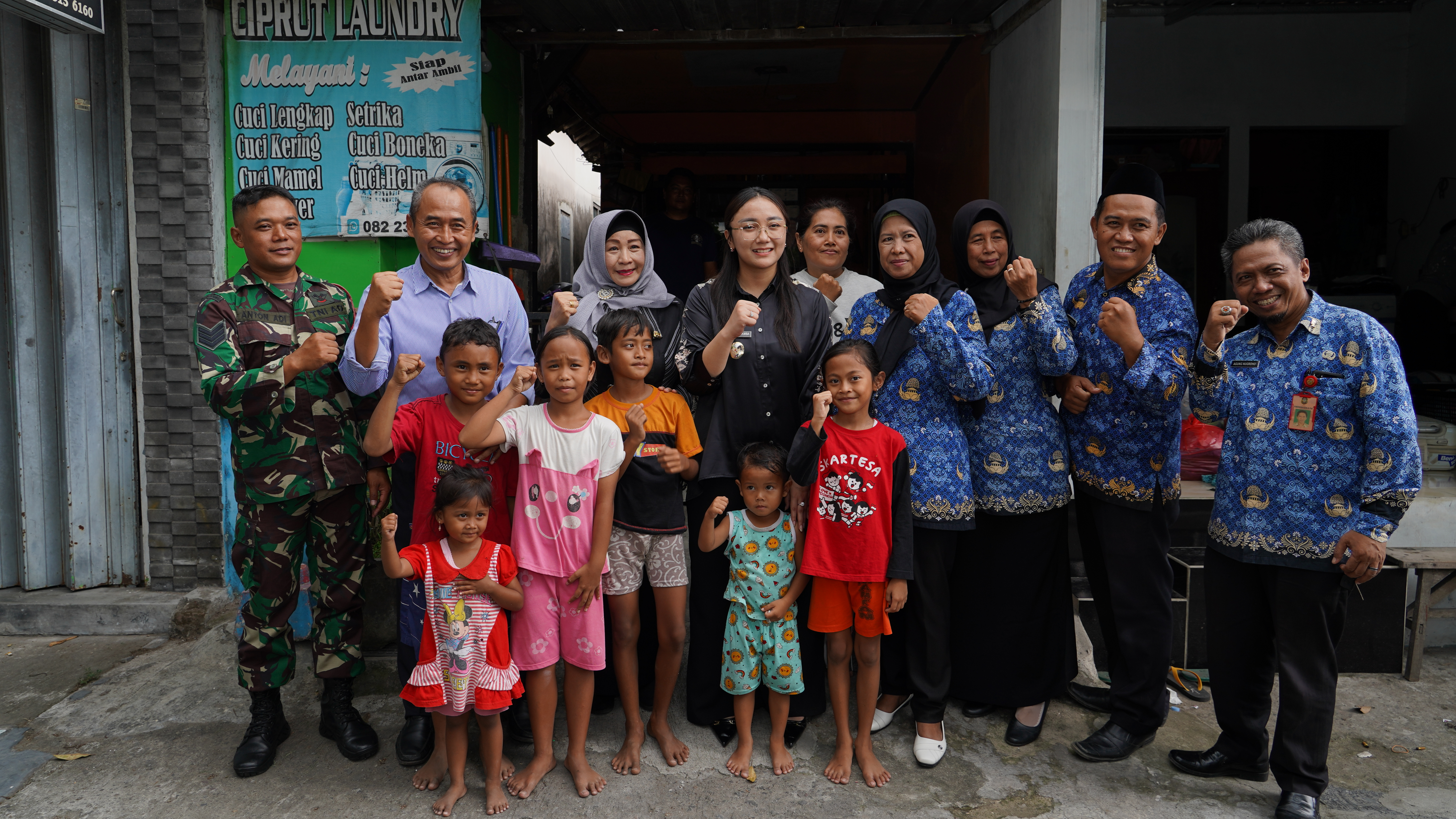 Oktober 2025 - Penyerahan bantuan korban angin kencang di Jl.Sumatra, jl.Jawa &amp;amp;amp;amp;amp; Jl.Natuna