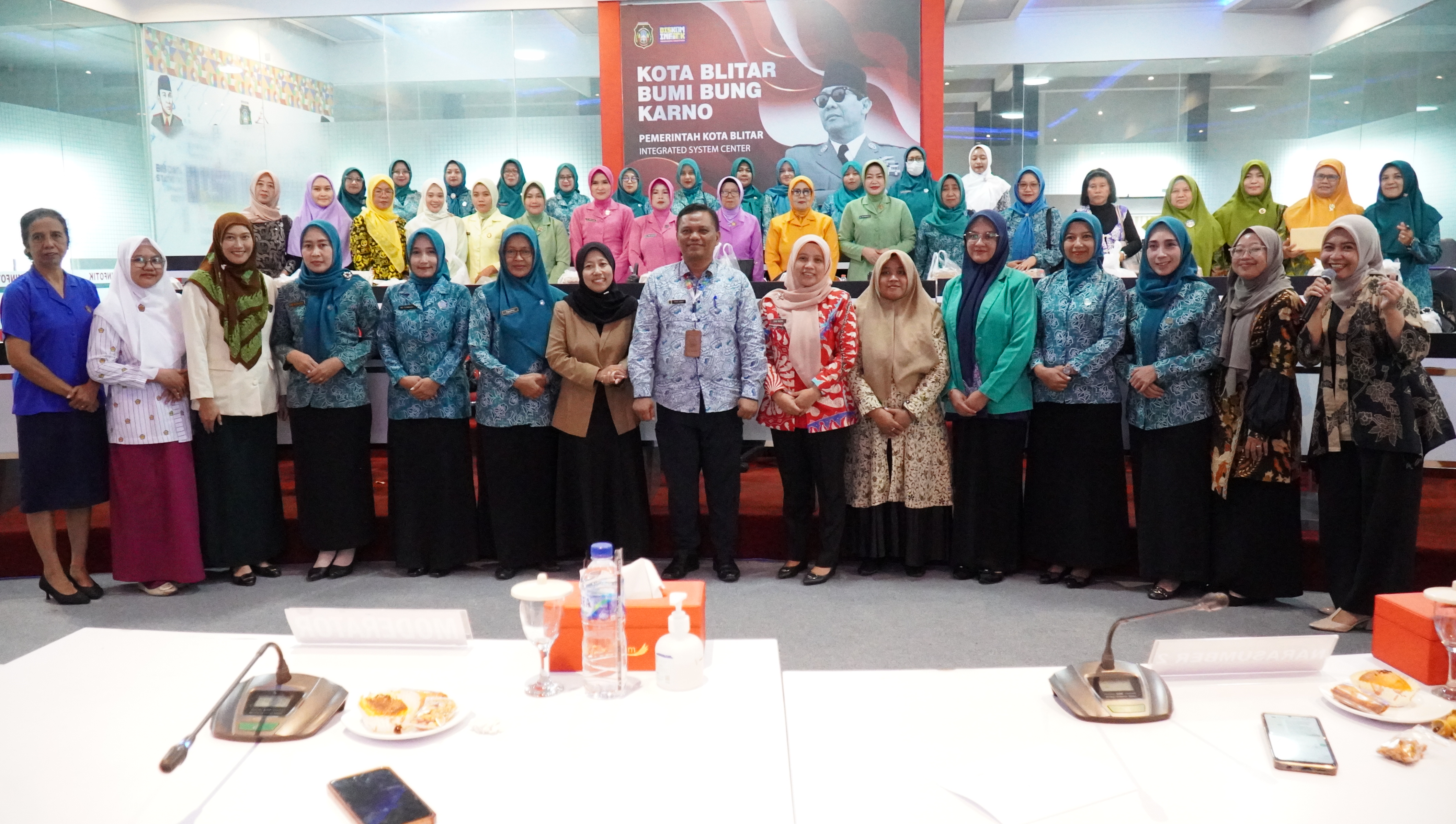 5 Desember 2025 - Sosialisasi Penguatan Literasi Digital bagi Perempuan Kota Blitar di Ruang ISC Diskominfotik