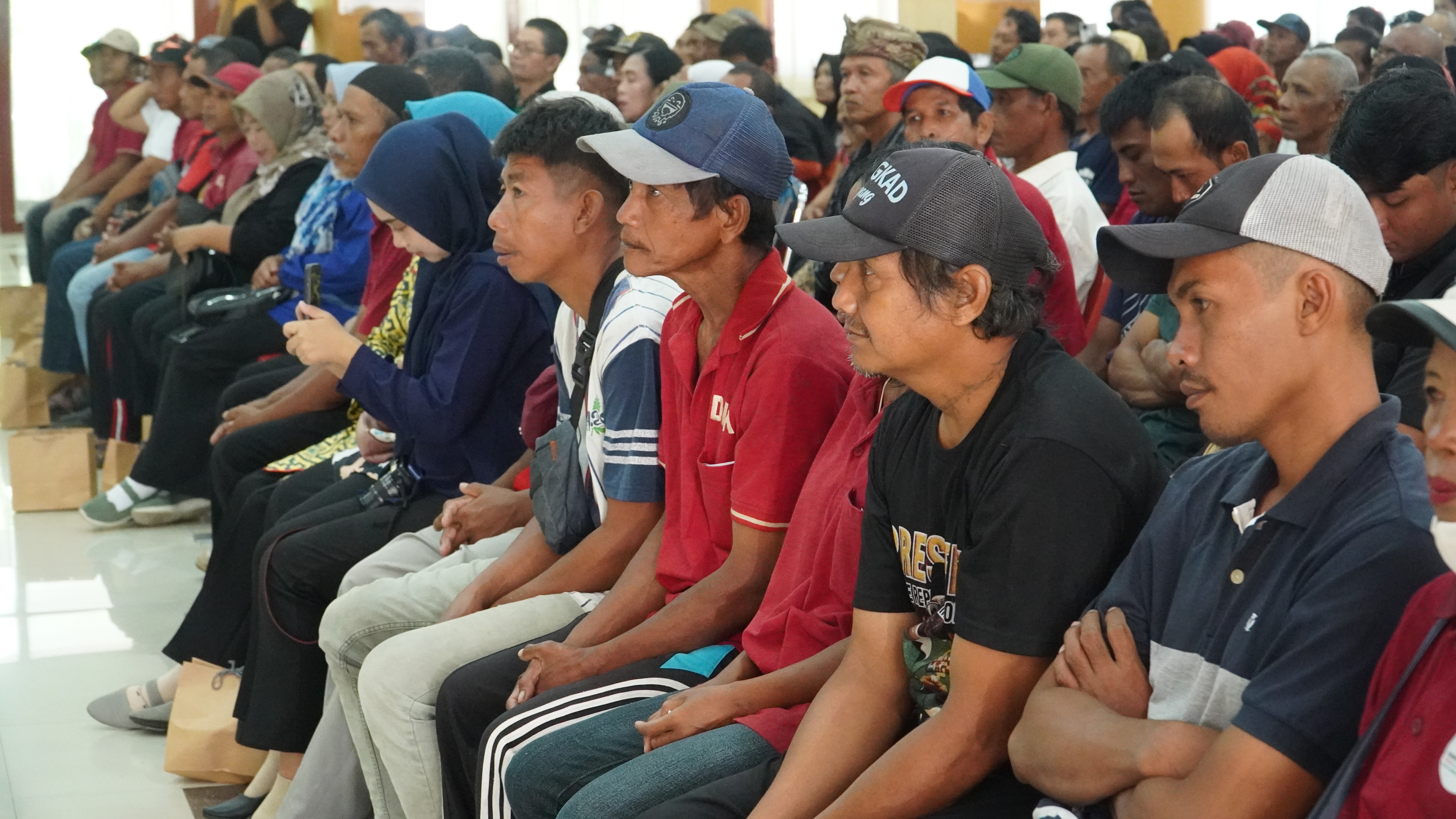 24 Maret 2025 - Penyerahan bantuan bagi Pengirit sampah, warga terdampak TPA &amp;amp; Pengurus Bank Sampah