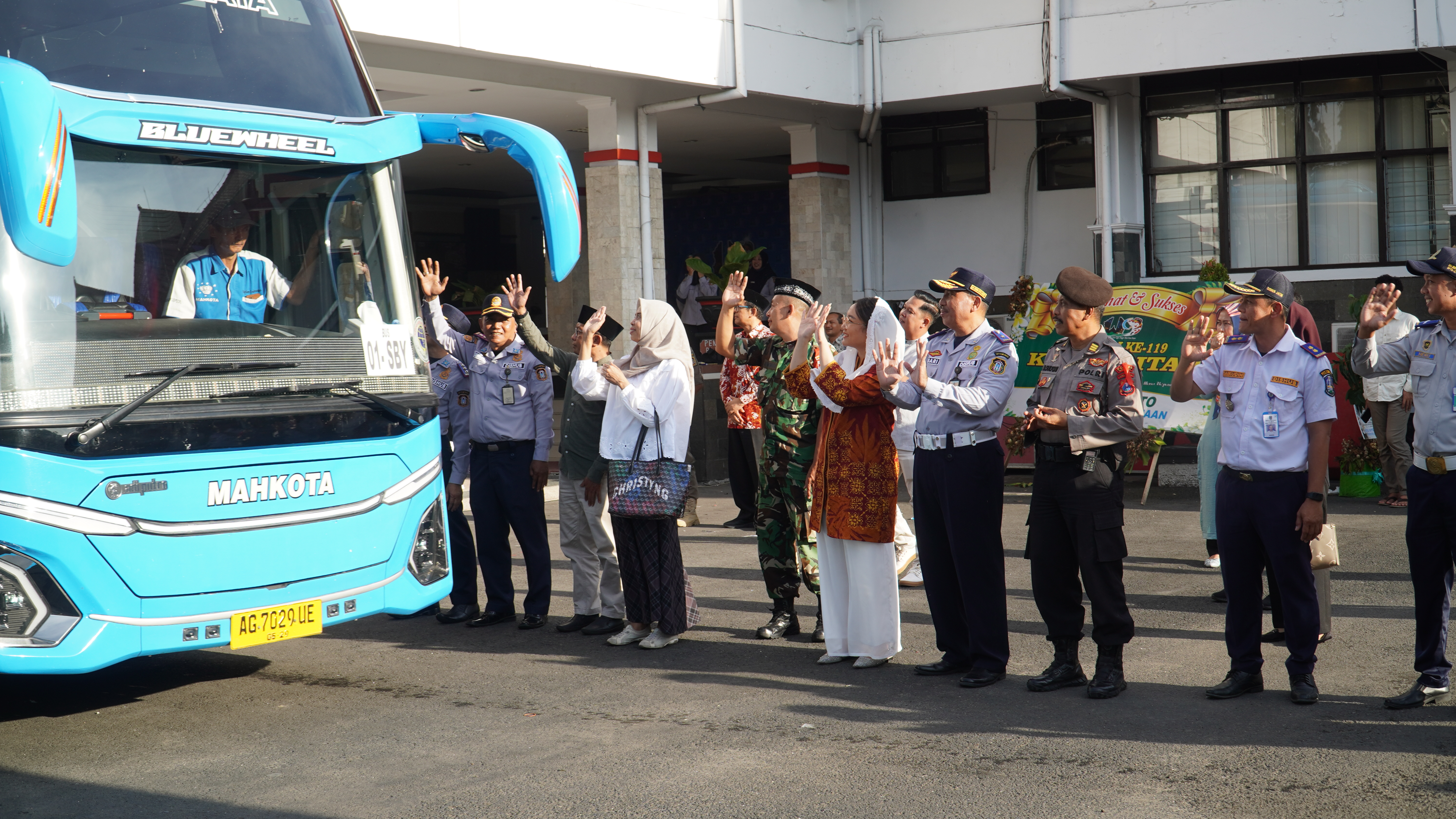 6 Maret 2025 - Pemberangkatan  BALIK MUDIK SAE di Halaman Kantor Walikota Blitar