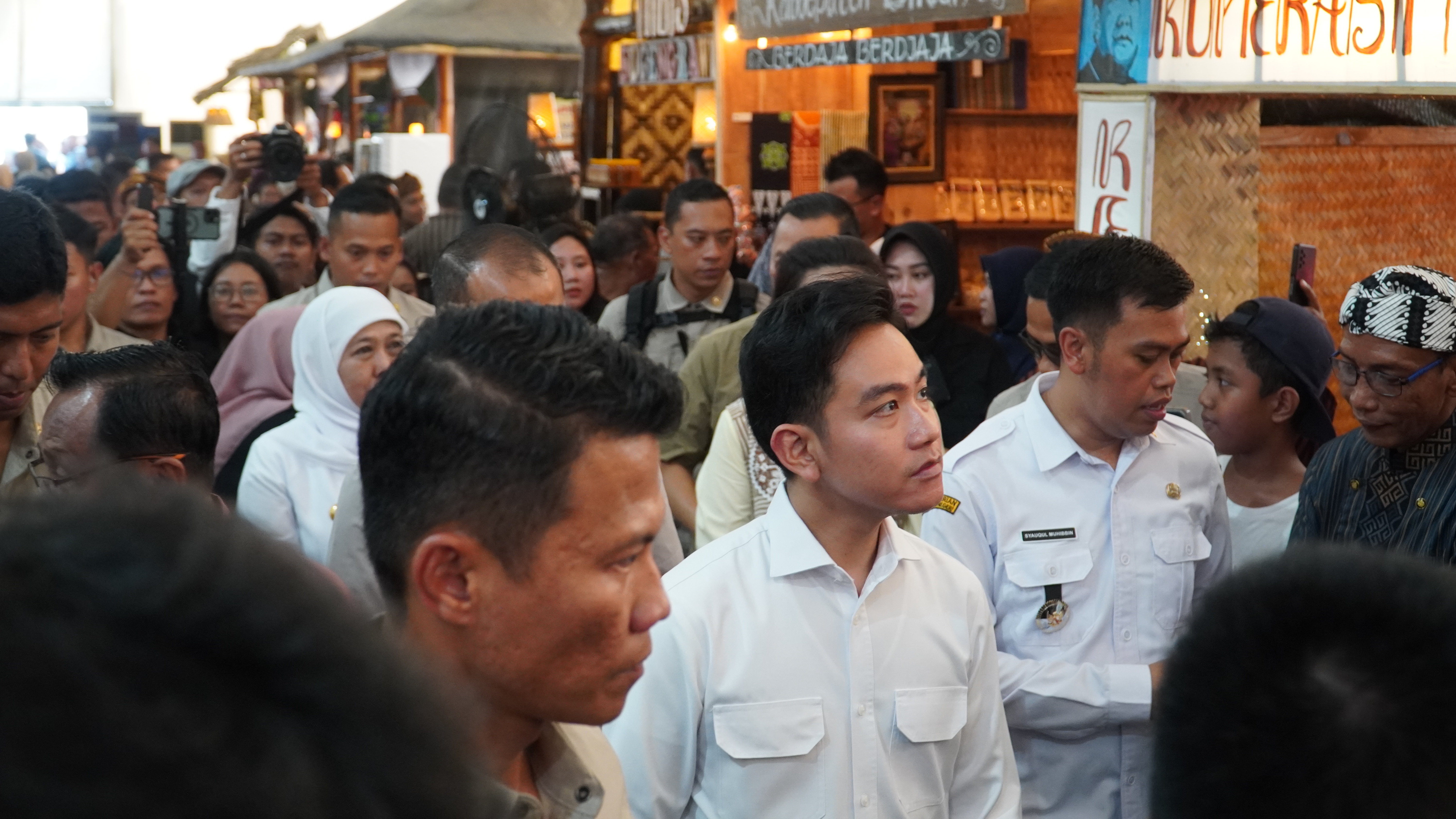 18 Juni 2025 - Wapres RI Mengunjungi Stand Bazar Blitar Djadoel 2025