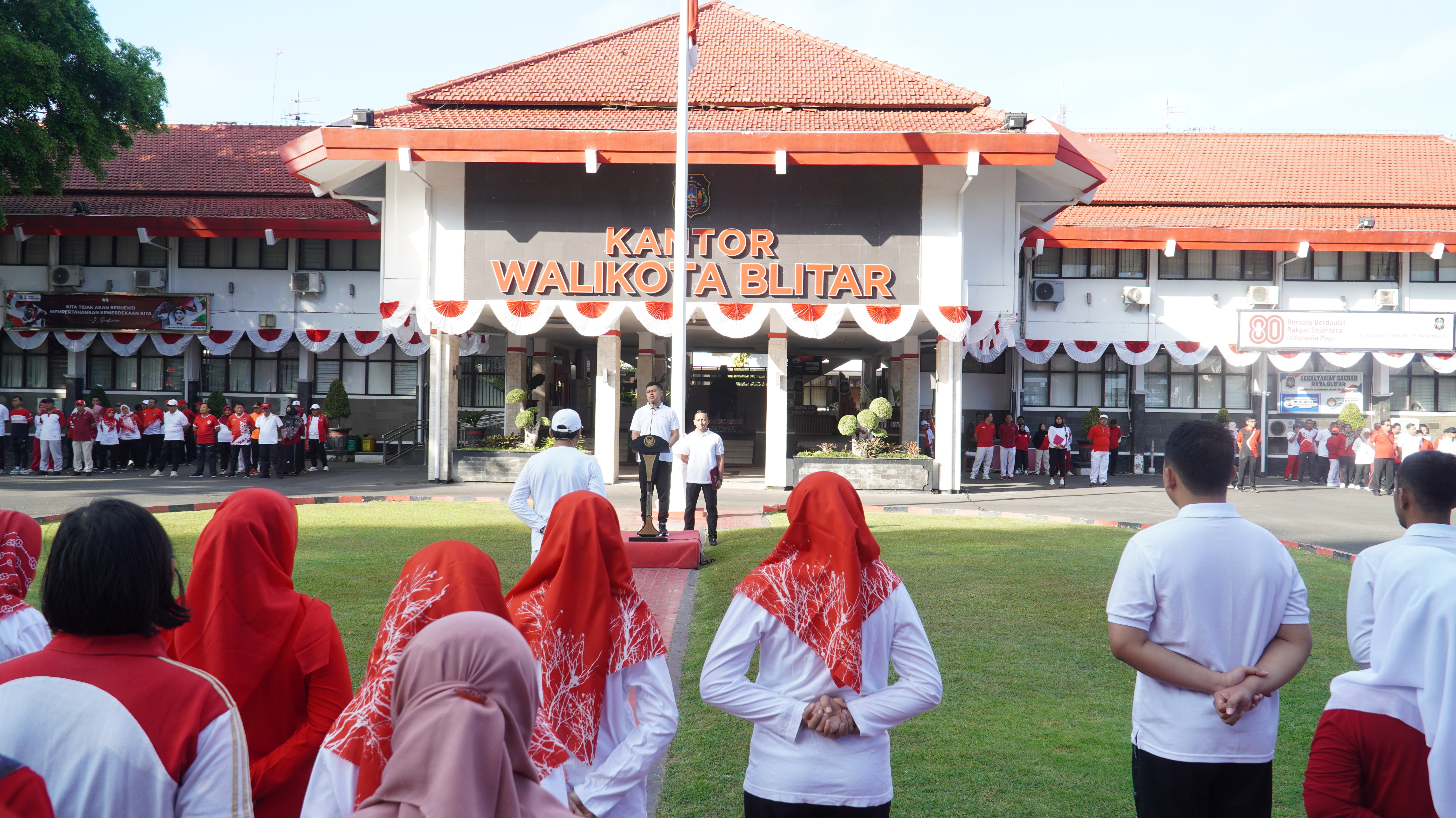 1 Agustus 2025-Senam bersama ASN Pemkot Blitar &amp;amp; Apel Gabungan Pengarahan Walikota Blitar tentang Bhakti Sosial Kerja Bakti