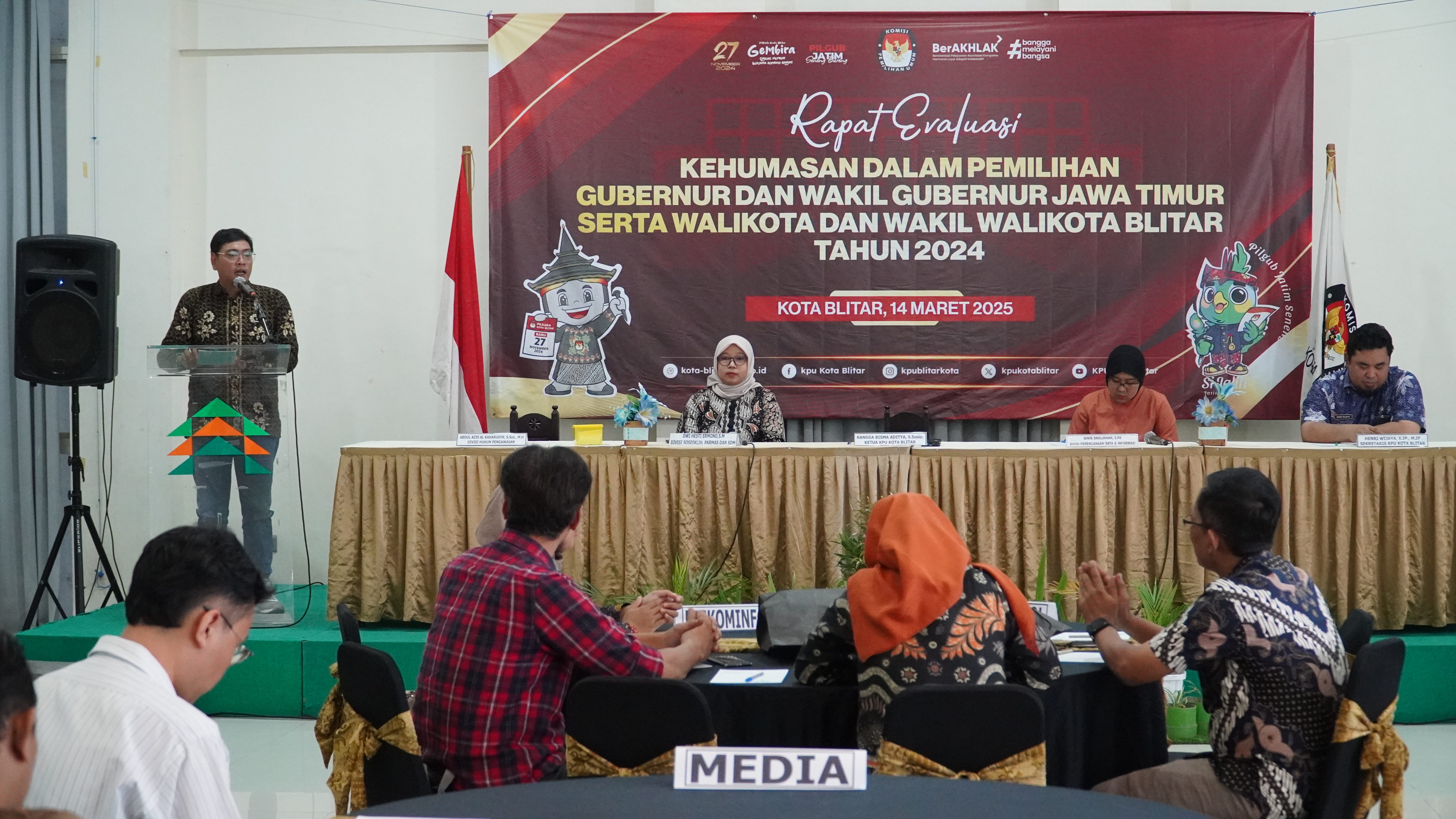 Rapat Evaluasi Kehumasan dlm Pemilihan Gub Wakil Gub walikota wakil walikota blitar thn 2024