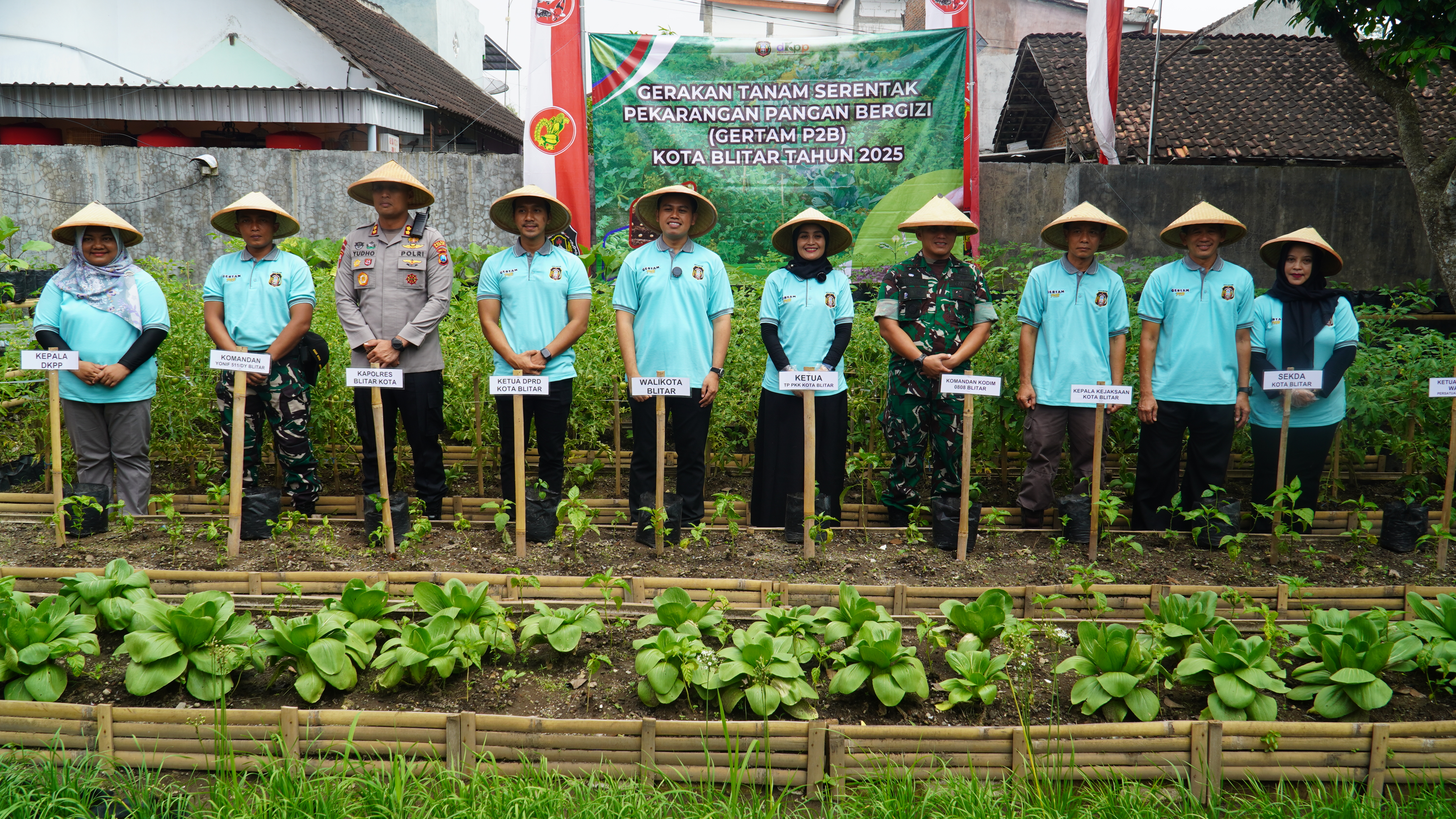 10 April 2025 - Gertak Pekarangan Pangan Bergizi DI KWT Subur Makmur Jl. Untung Suropati Kel.Sentul