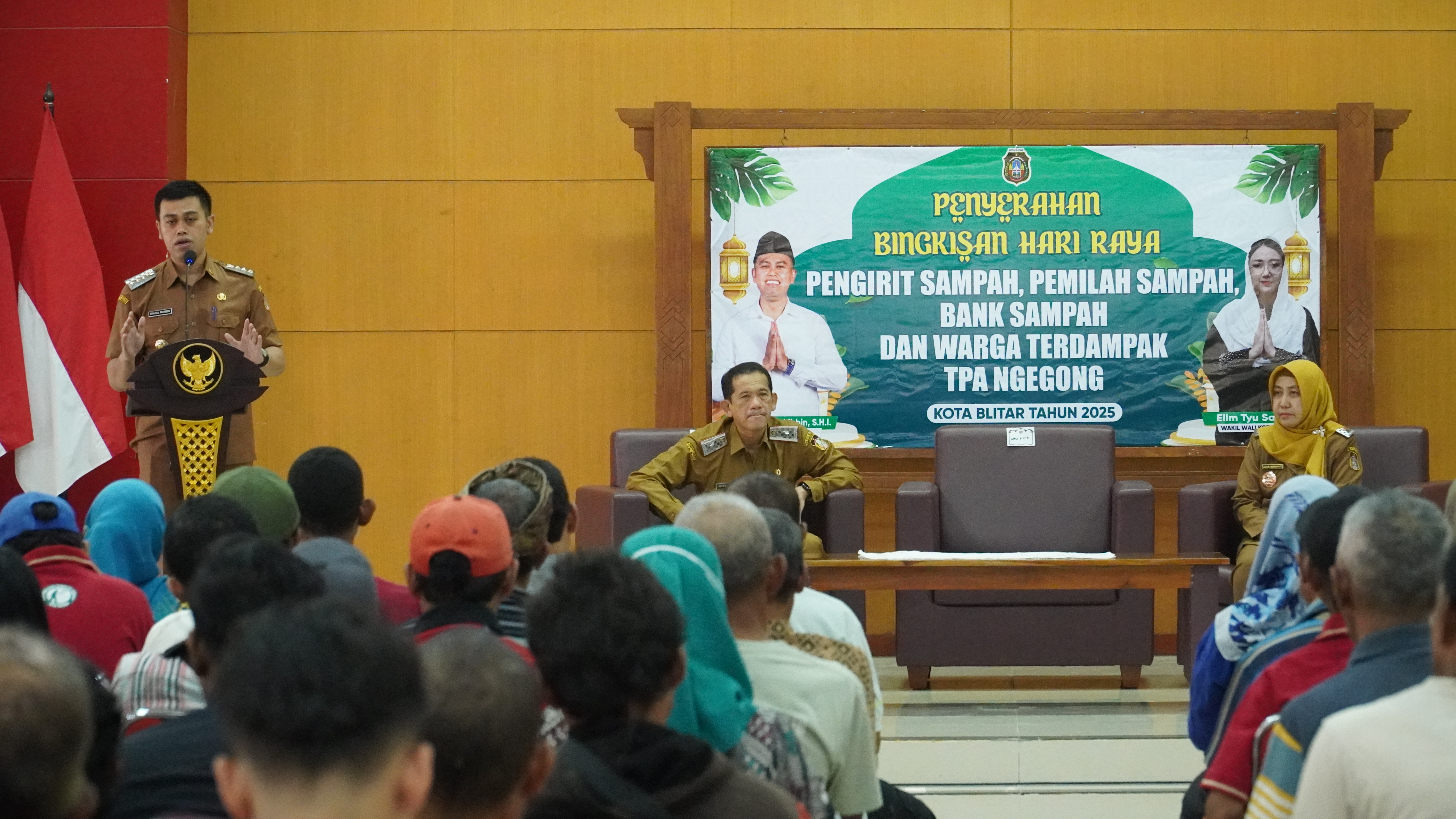 24 Maret 2025 - Penyerahan bantuan bagi Pengirit sampah, warga terdampak TPA &amp;amp; Pengurus Bank Sampah
