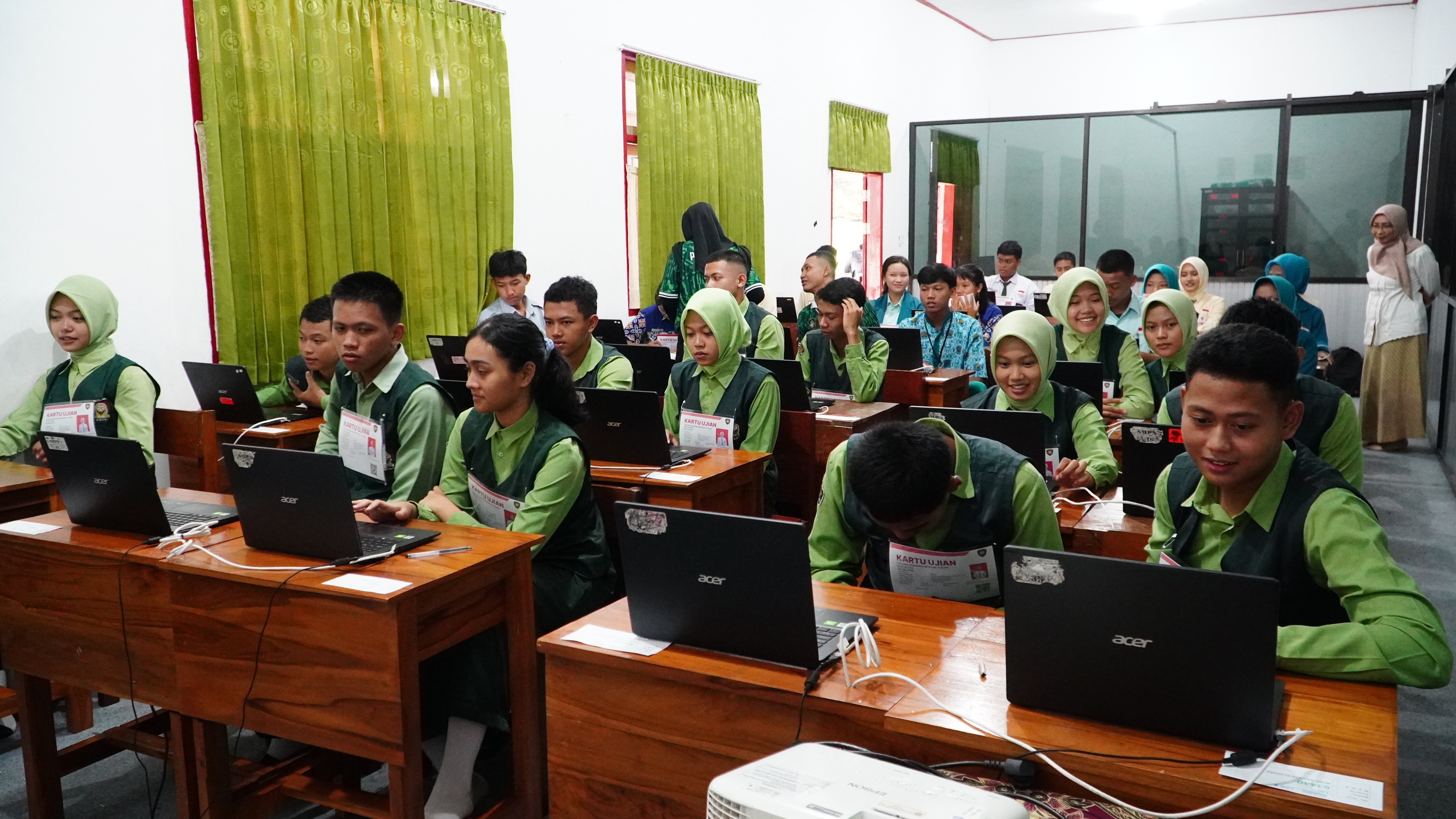 Tes TIU &amp;amp; TWK Calon PASKIBRAKA KOTA BLITAR 2025 di SMP 3 &amp;amp; SMP 7