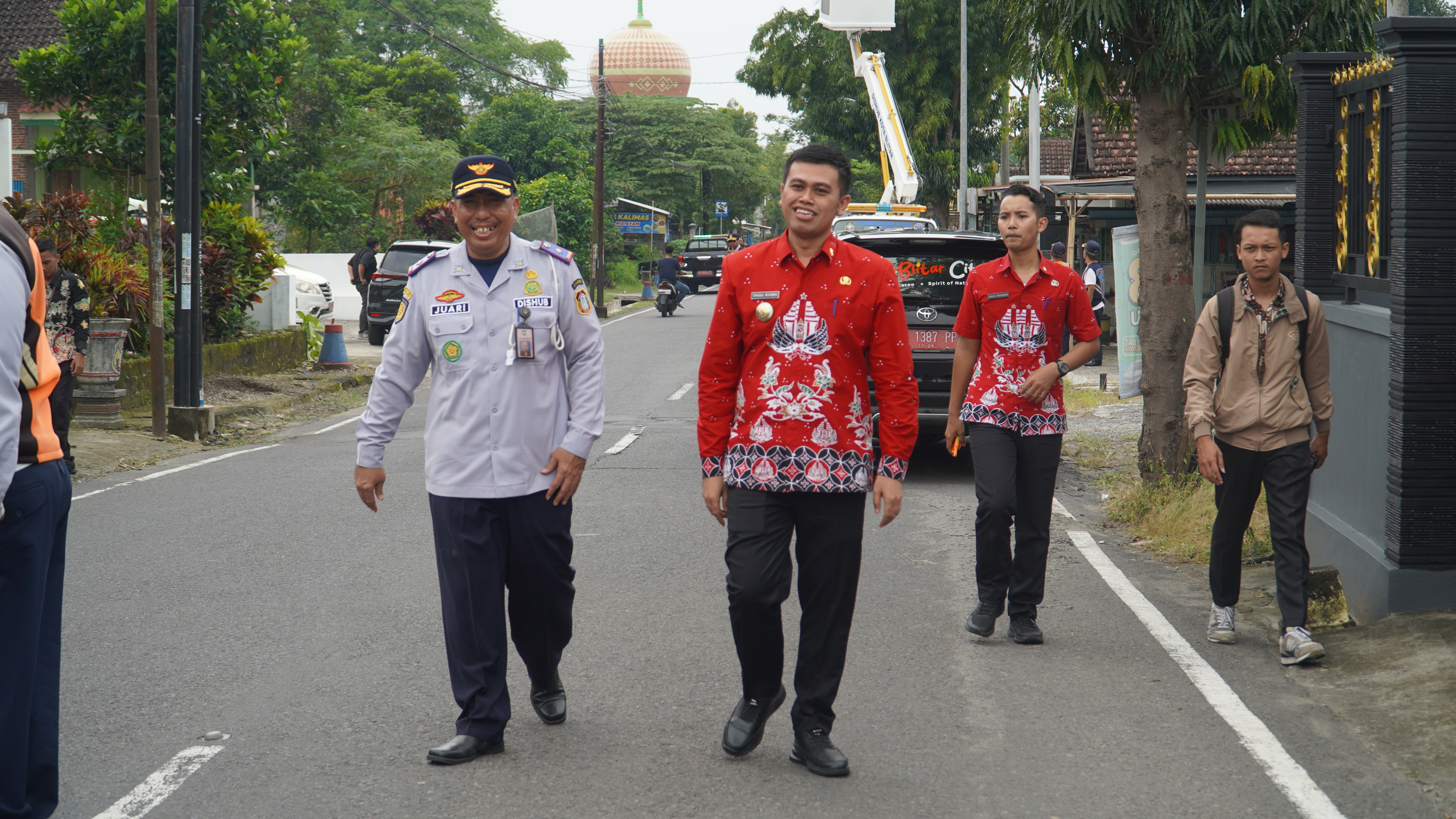 27 Maret 2025 - Pemberian bingkisan lebaran untuk SUPELTAS (JL Kartini &amp;amp; Jl.Kalimas)